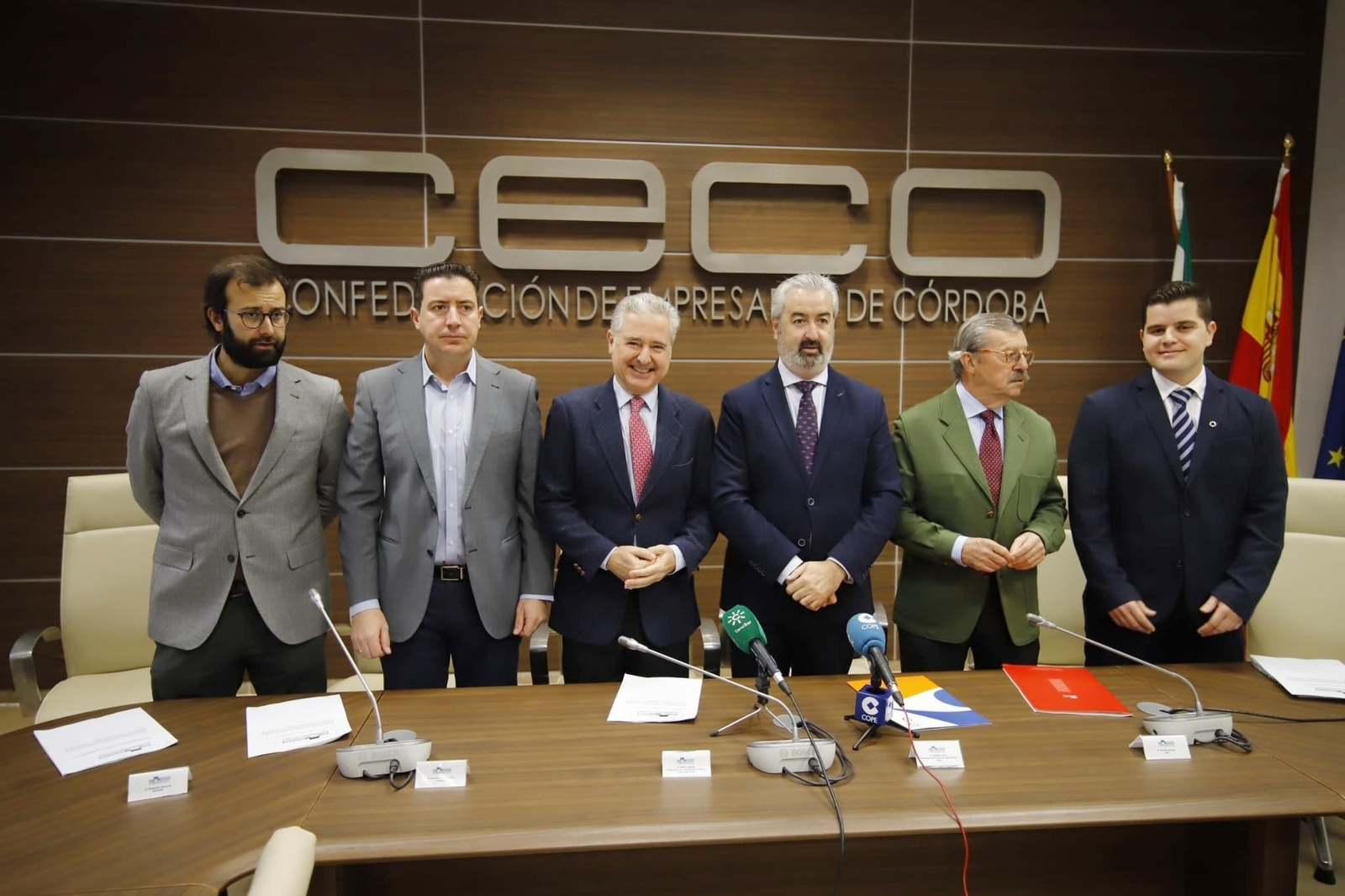 Representantes de las asociaciones que han diseñado el documento.