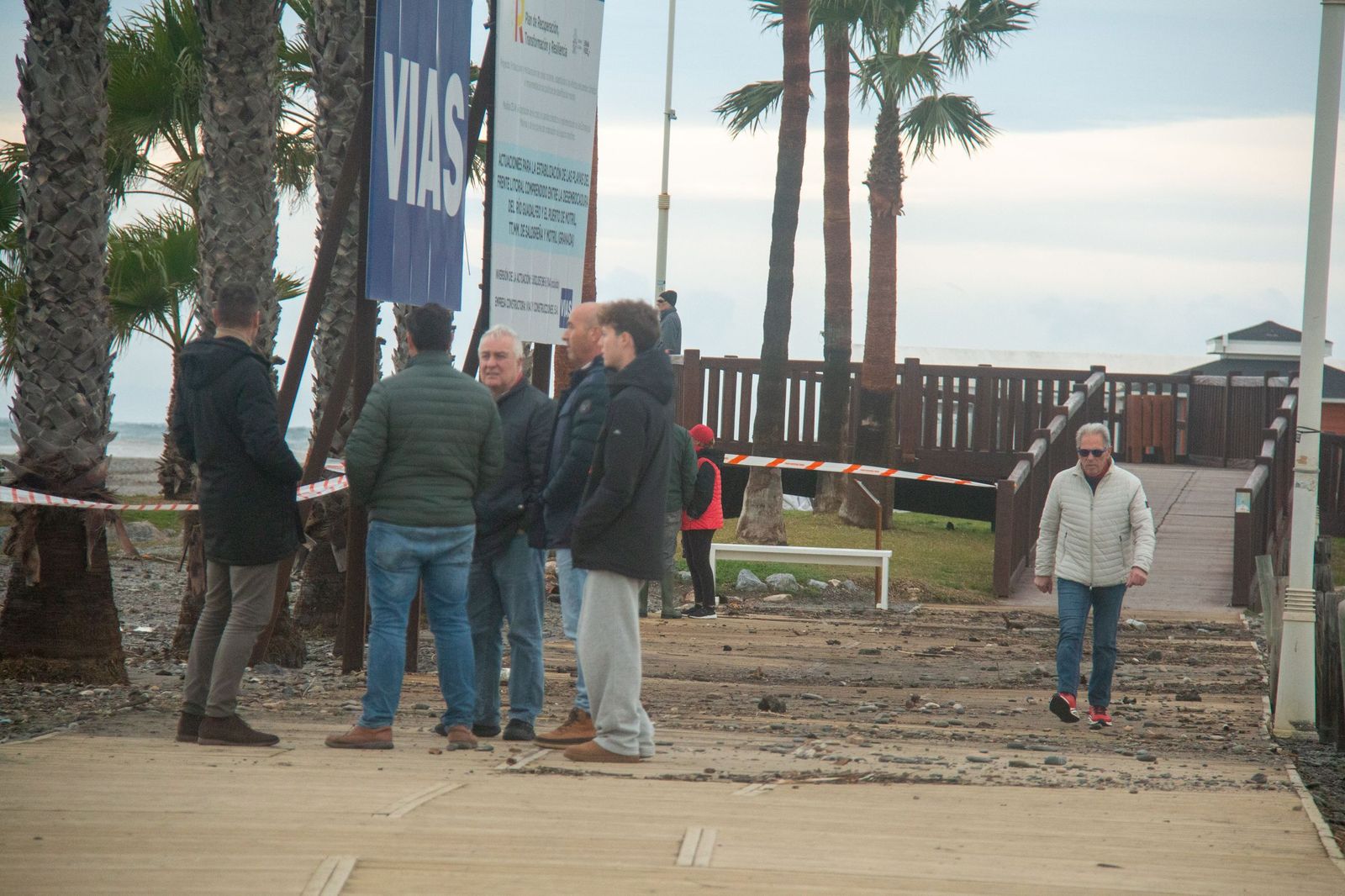 El temporal se ceba con Playa Granada