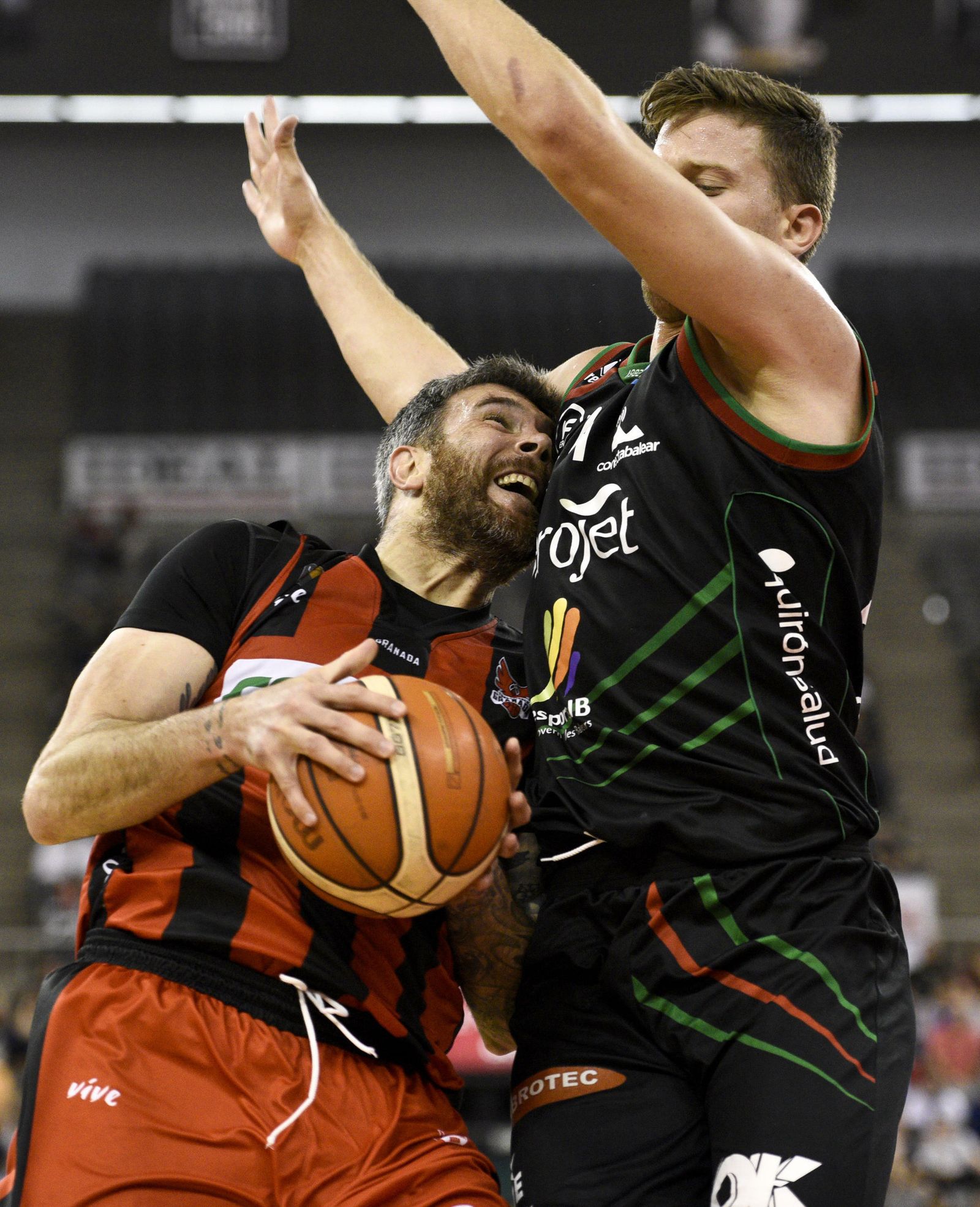 Ninguno de los dos equipos bajó los brazos durante todo el choque