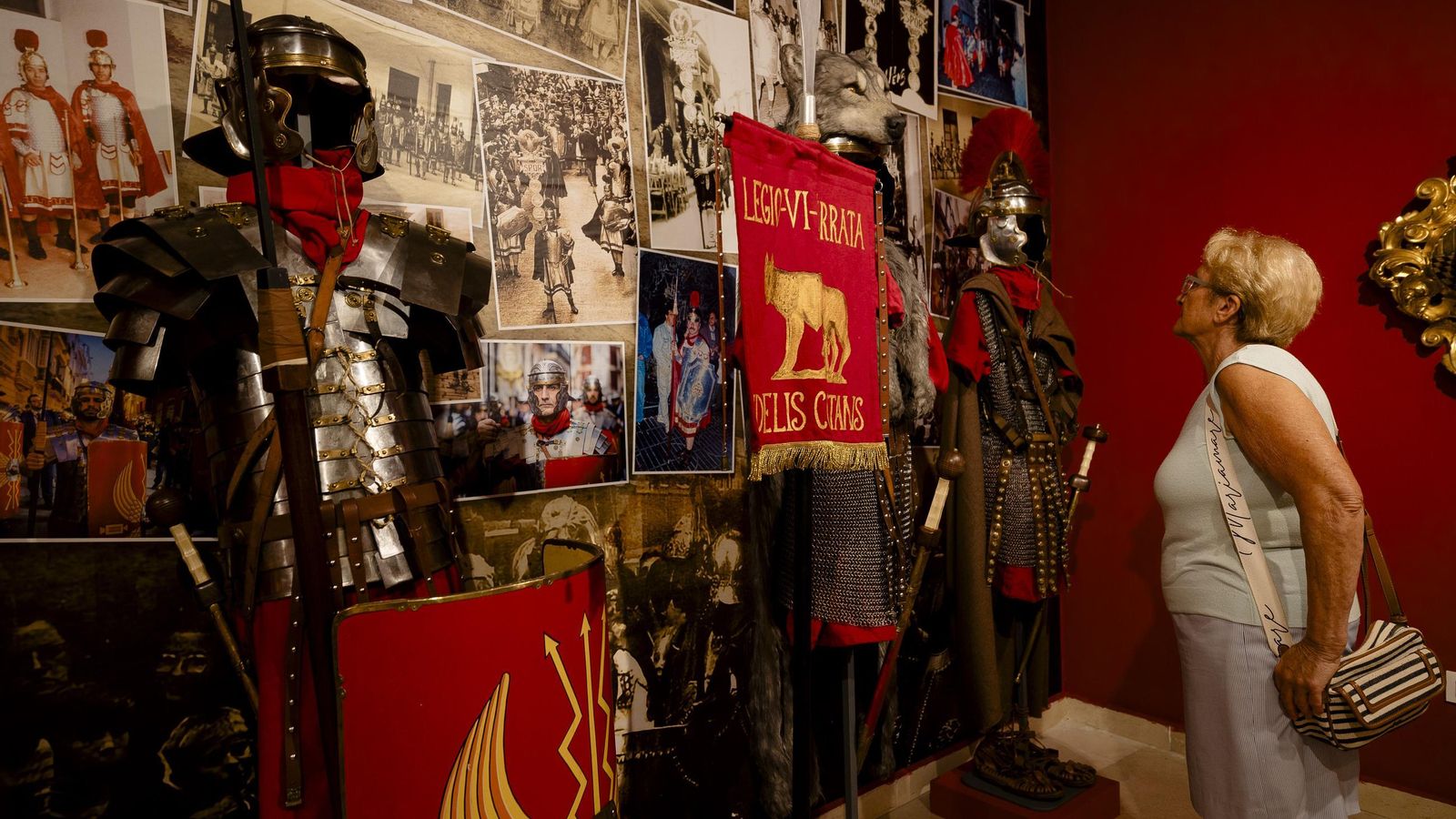 Las imágenes de la inauguración de la exposición Gades Cofrade