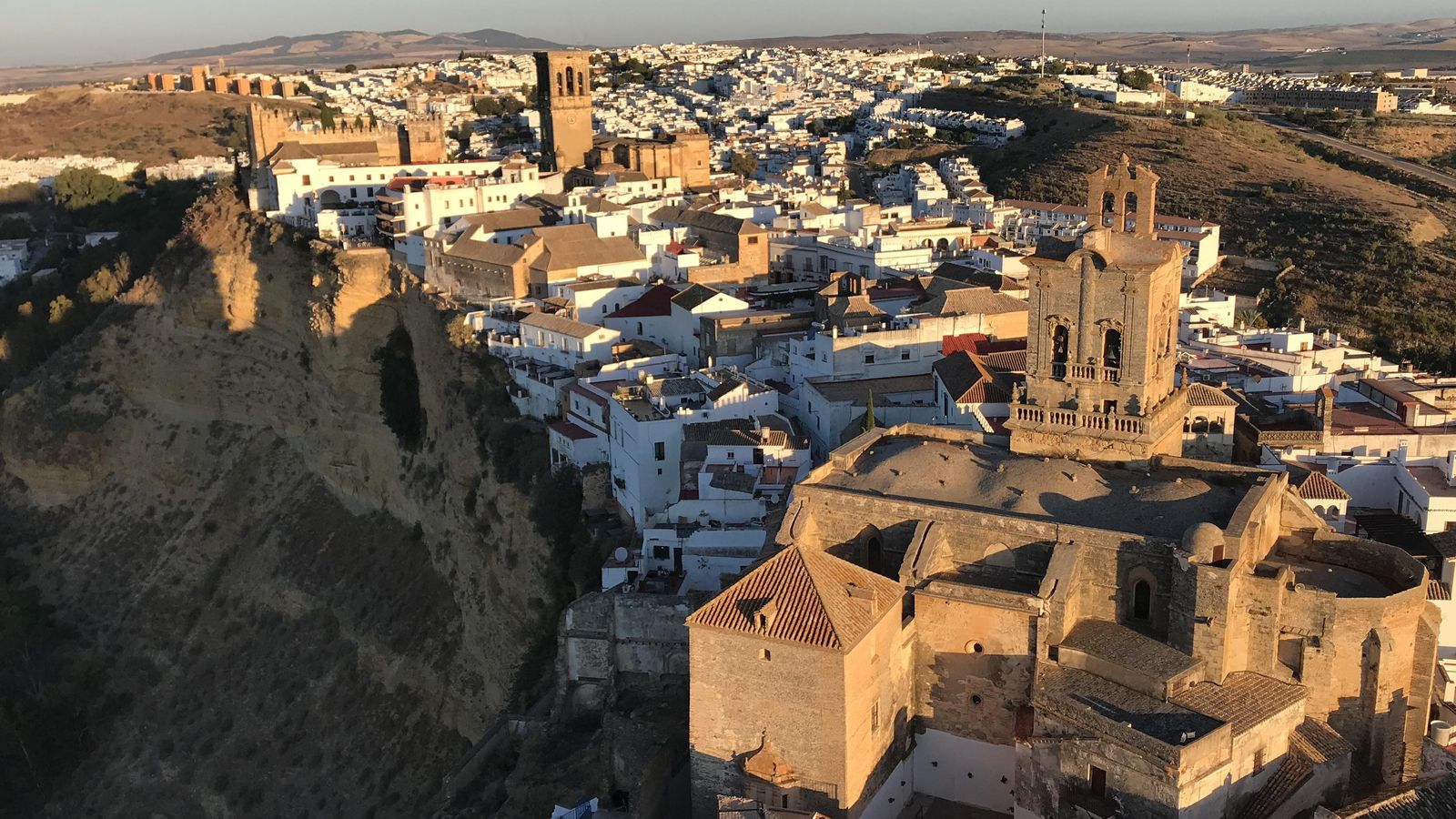 Una vista aérea del castillo de Arcos durante el paseo en globo.