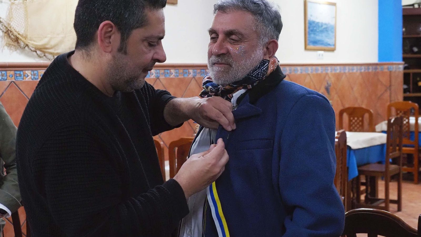 Juan Antonio Orta Orta 'Cochero' (derecha), recibe el premio Manuel Beas Conde, en su categoría 'Sapo de Oro' Juan Antonio Orta Orta 'Cochero' (derecha), recibe el premio Manuel Beas Conde, en su categoría 'Sapo de Oro'