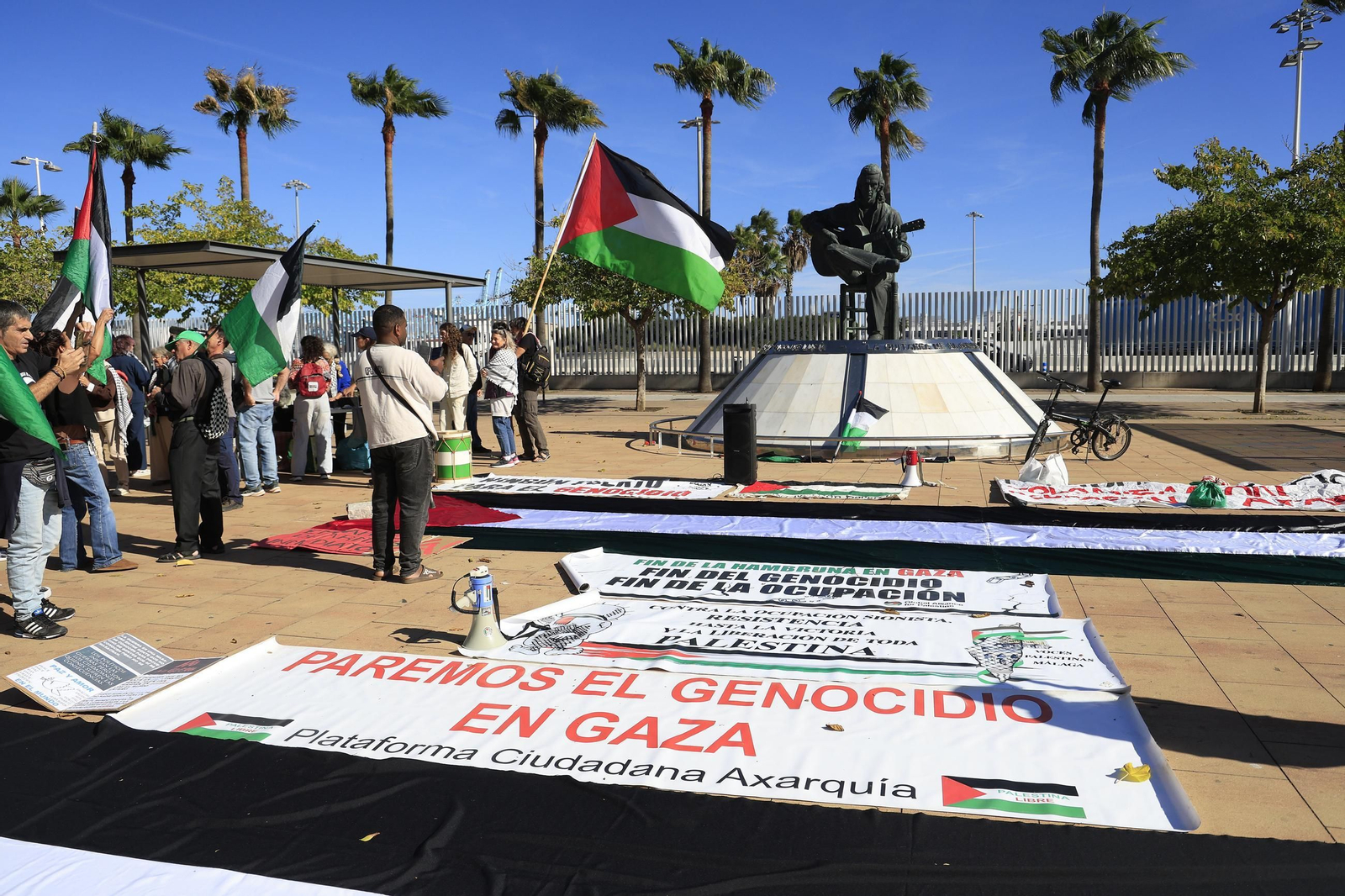 Fotos de la protesta en Algeciras contra el envío de armas a Israel