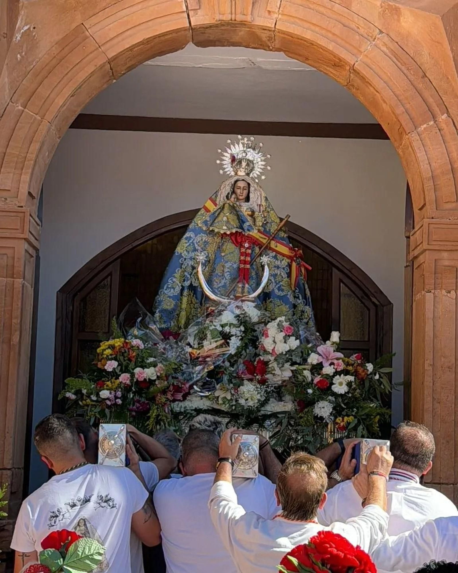 La Virgen de Zocueca reúne a los romeros de Bailén y Guarromán, en imágenes