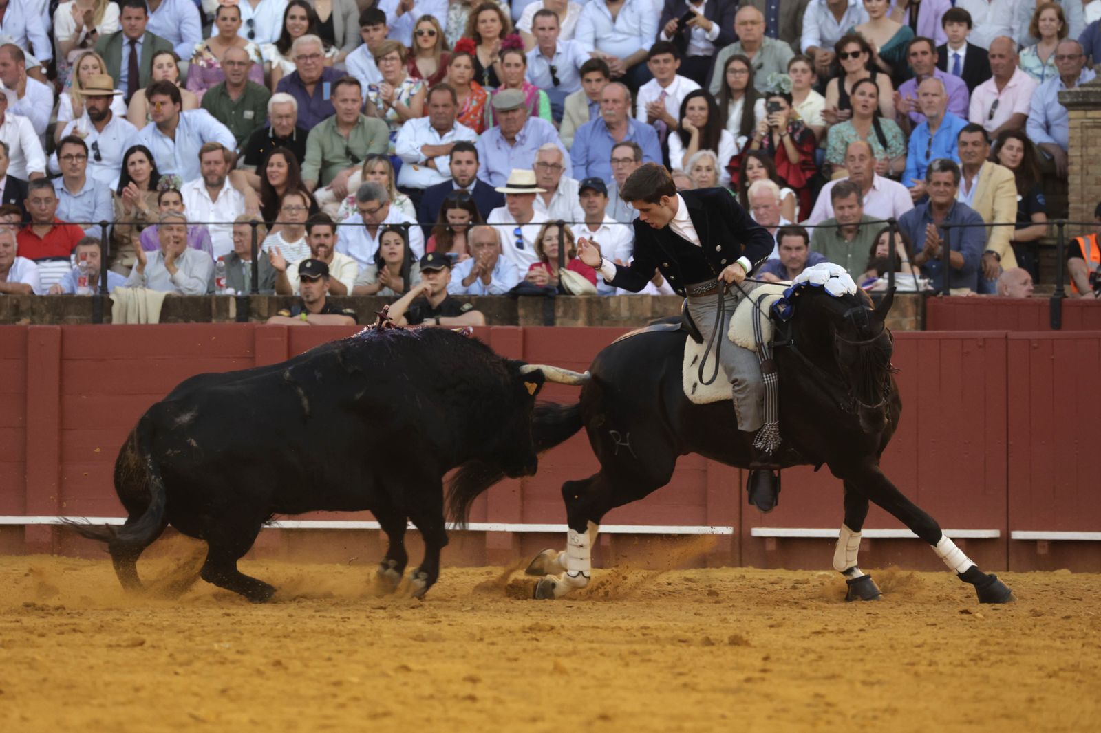 Imágenes de la corrida de rejones en la Maestranza de Sevilla