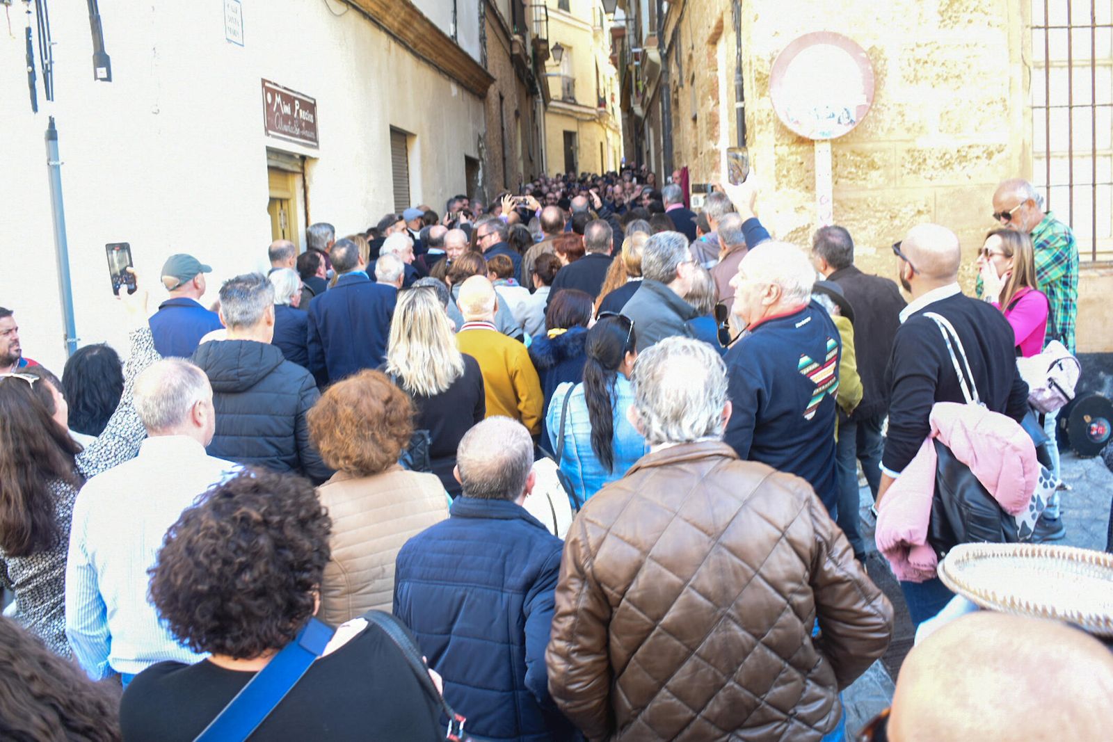 Numeroso público asistió al acto de reconocimiento.