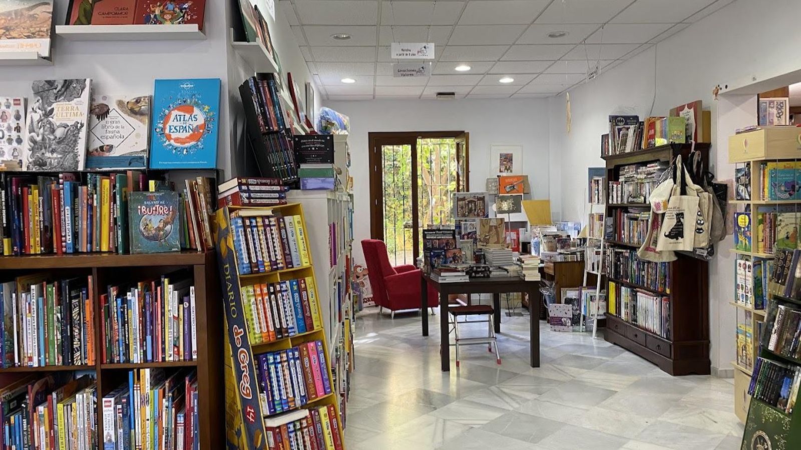 Librería Luna Nueva /  C. Eguilaz, 1 (Jerez de la Frontera)