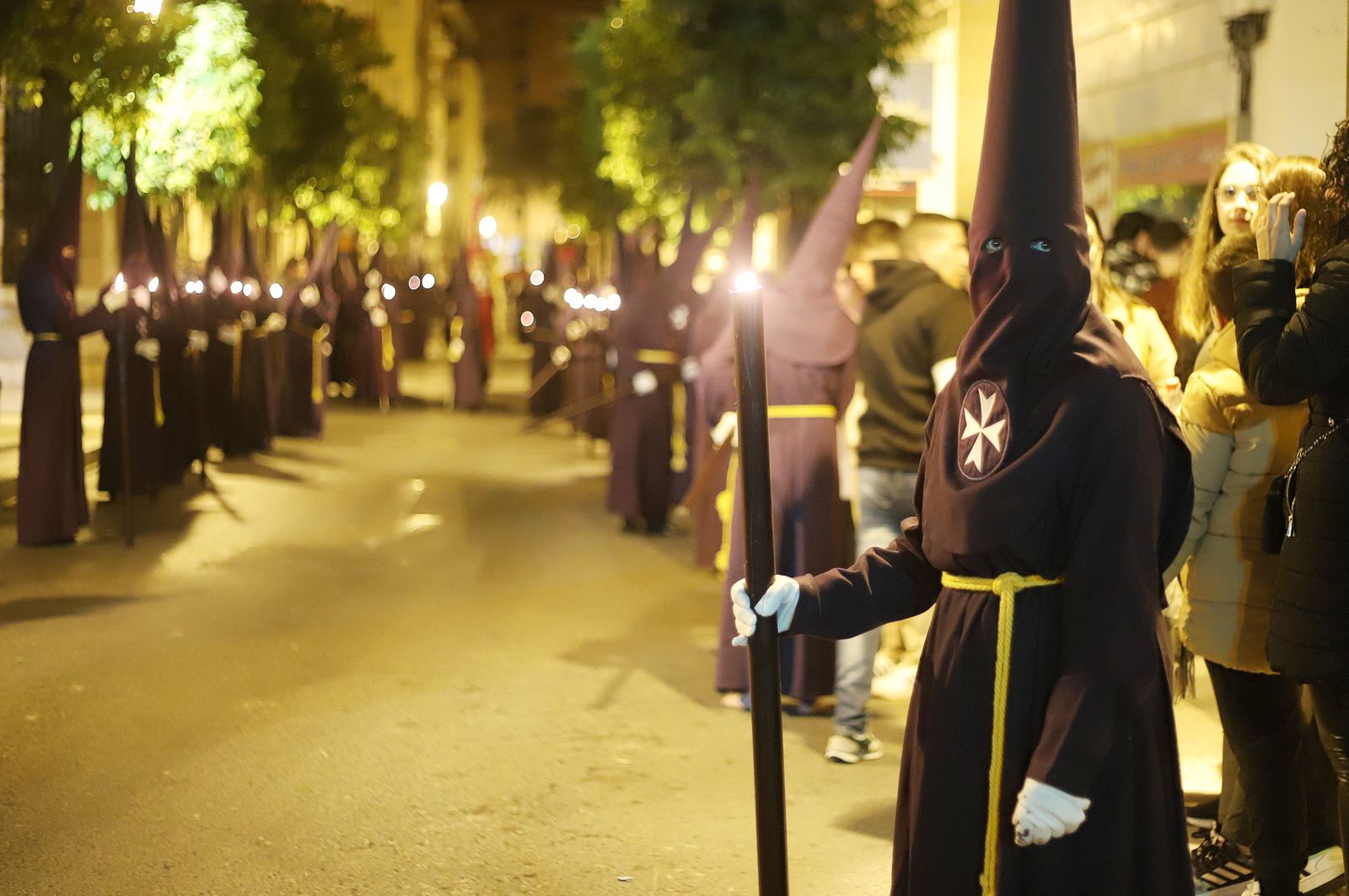 La Hermandad El Nazareno en la madrugá de la Semana Santa de Huelva 2023, en imágenes