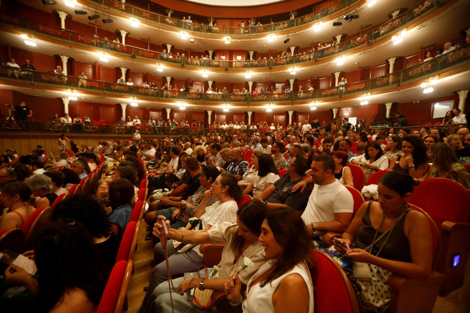 Las mejores imágenes del concierto de Vega en el Festival de la Guitarra de Córdoba