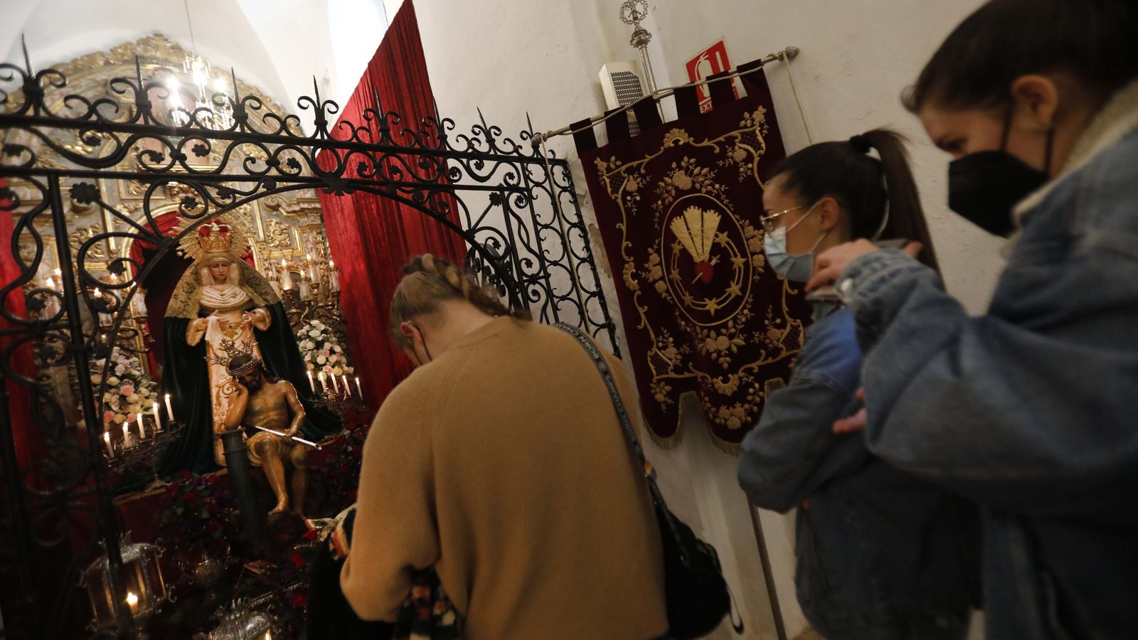 Fotos del Martes Santo en San Roque: Cristo de la Caña y Virgen de la Esperanza