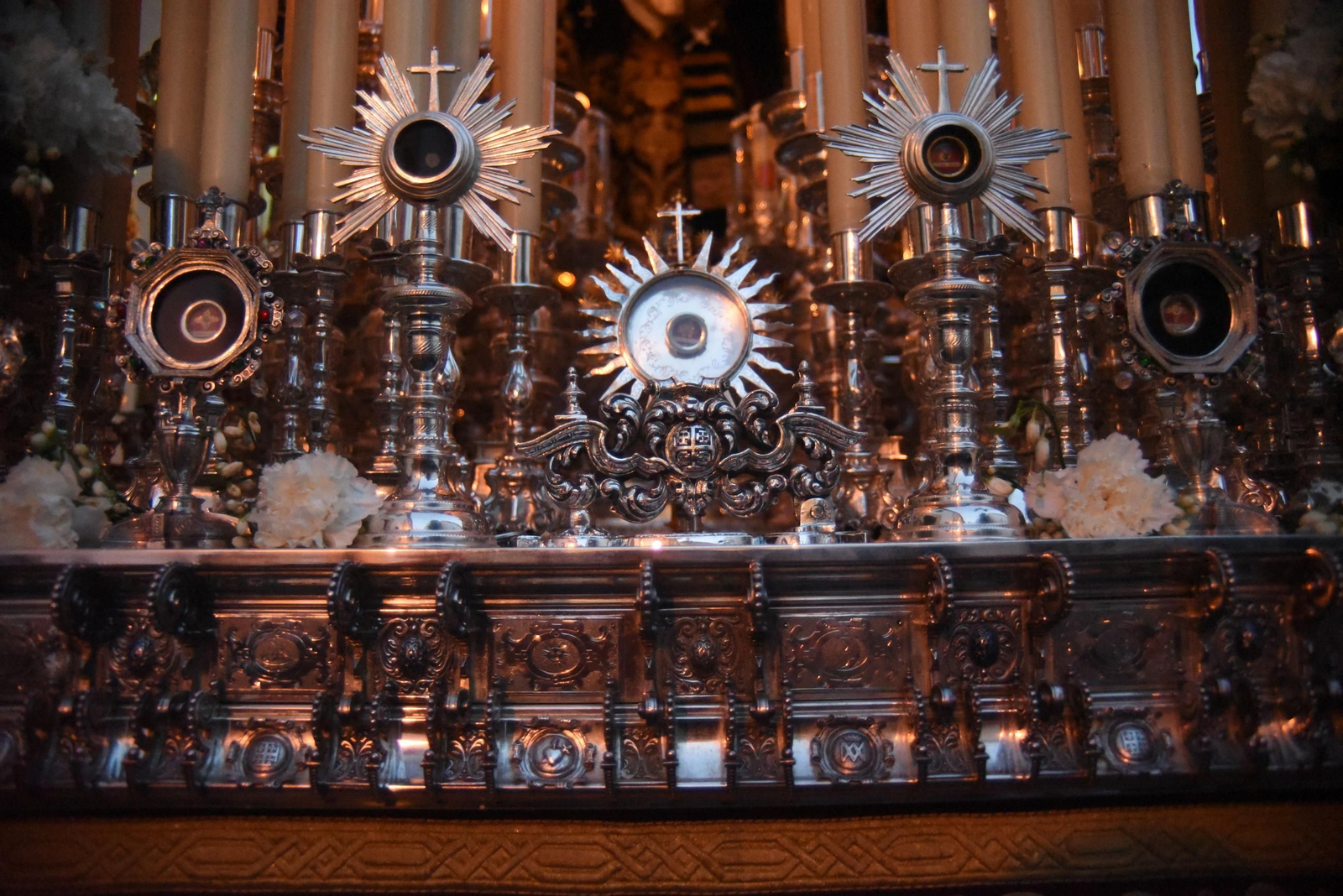 La procesión del Santo Sepulcro en este Viernes Santo de Córdoba, en imágenes