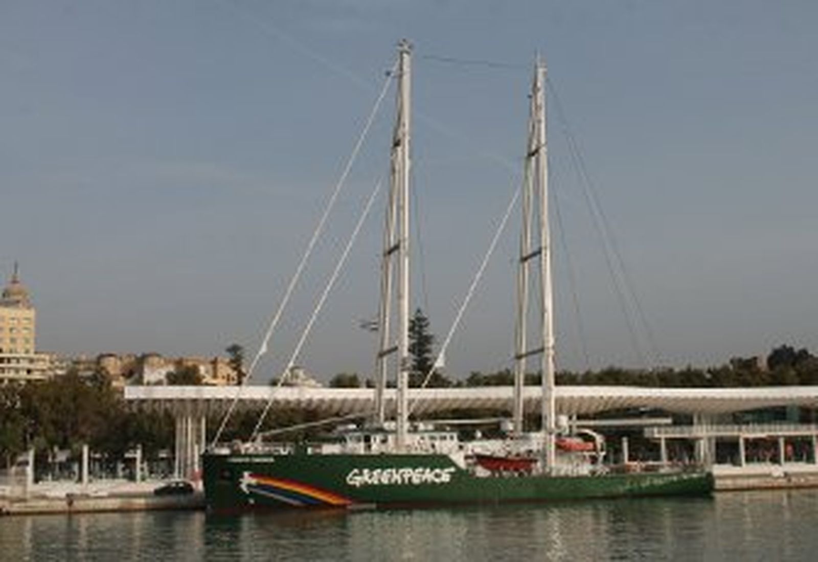 El buque insignia de Greenpeace, 'Rainbow Warrior', abre sus puertas en Málaga
