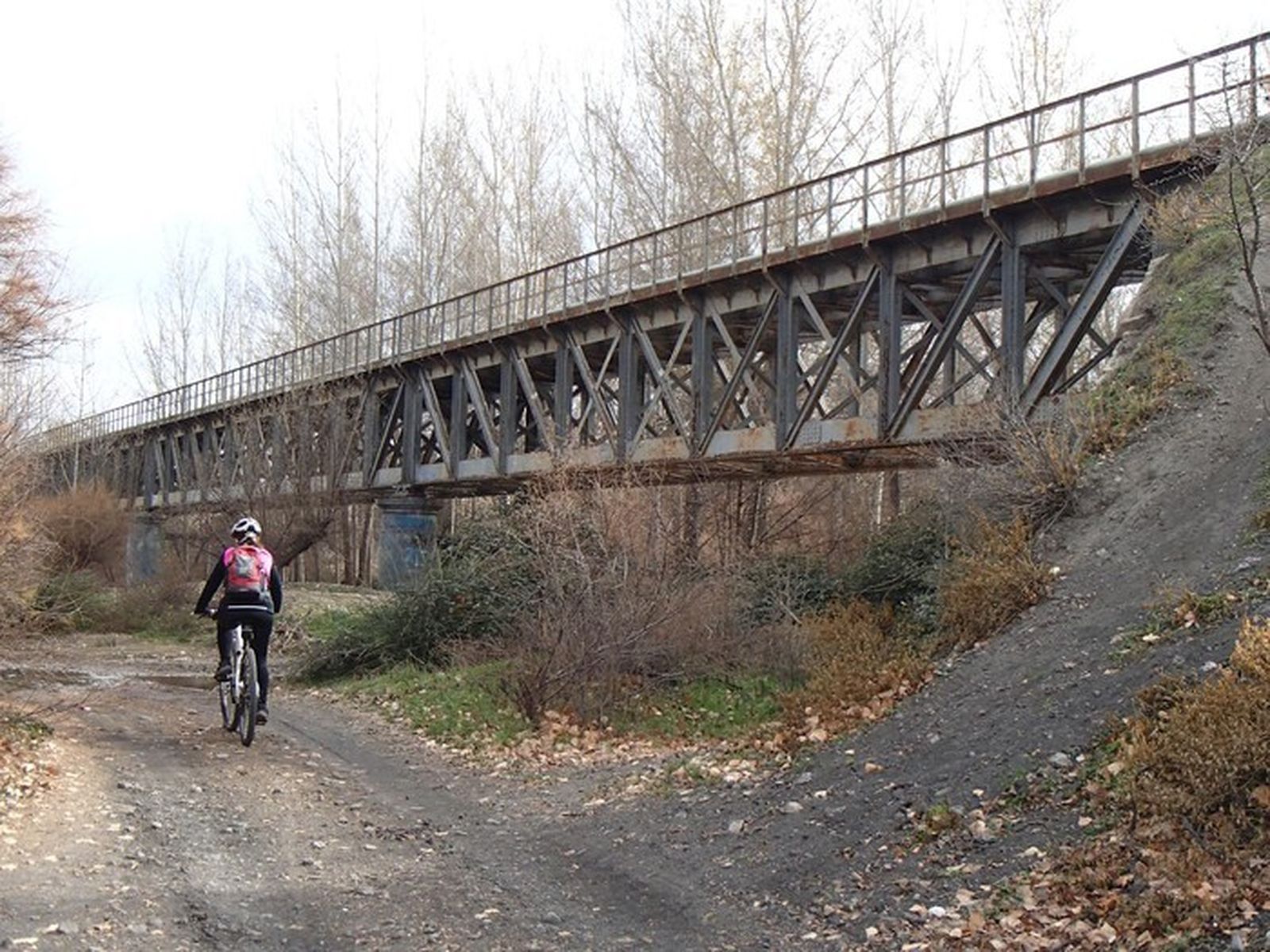 Puente de hierro en Baza (Granada)