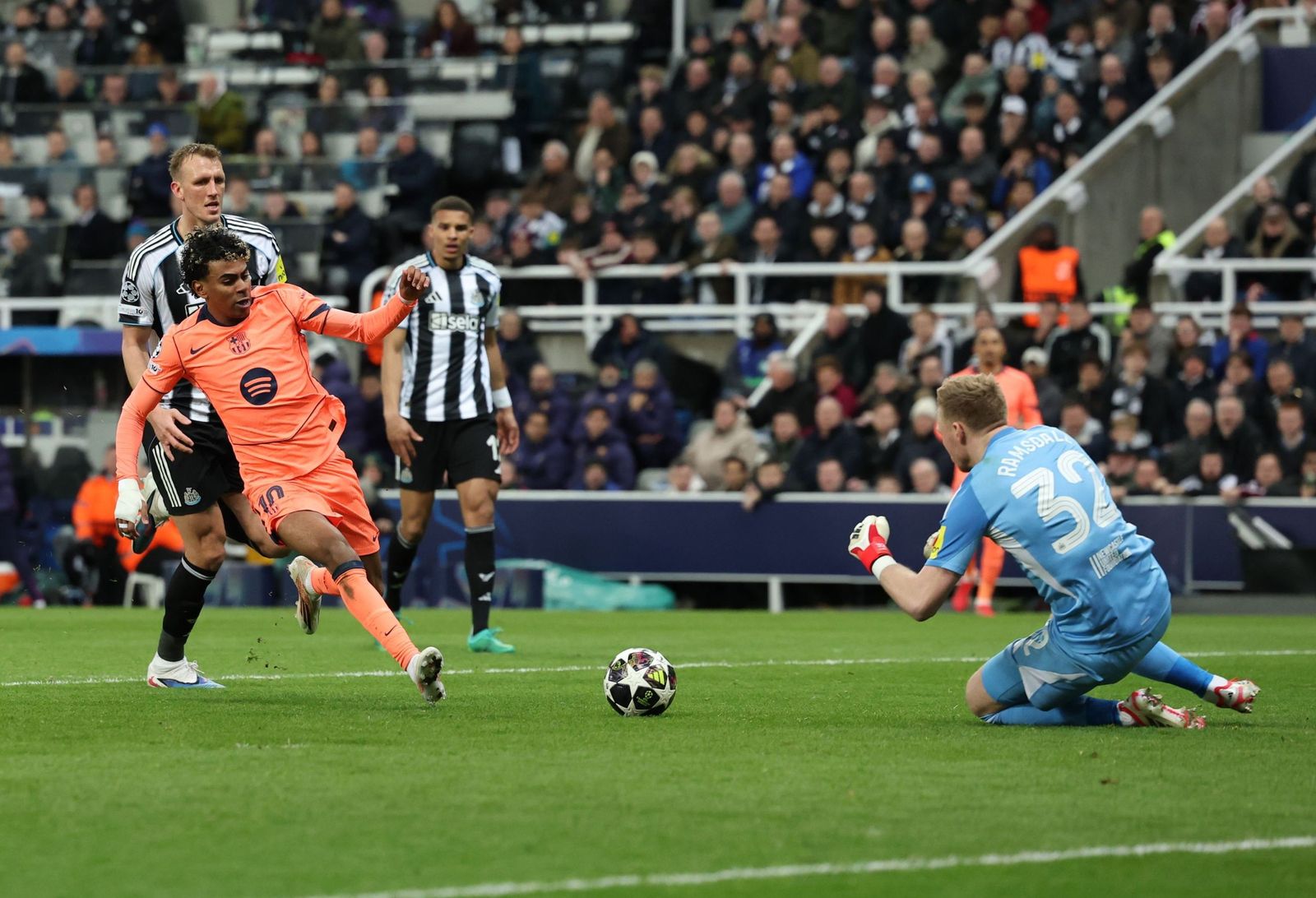 Las fotos del Newcastle-Barcelona