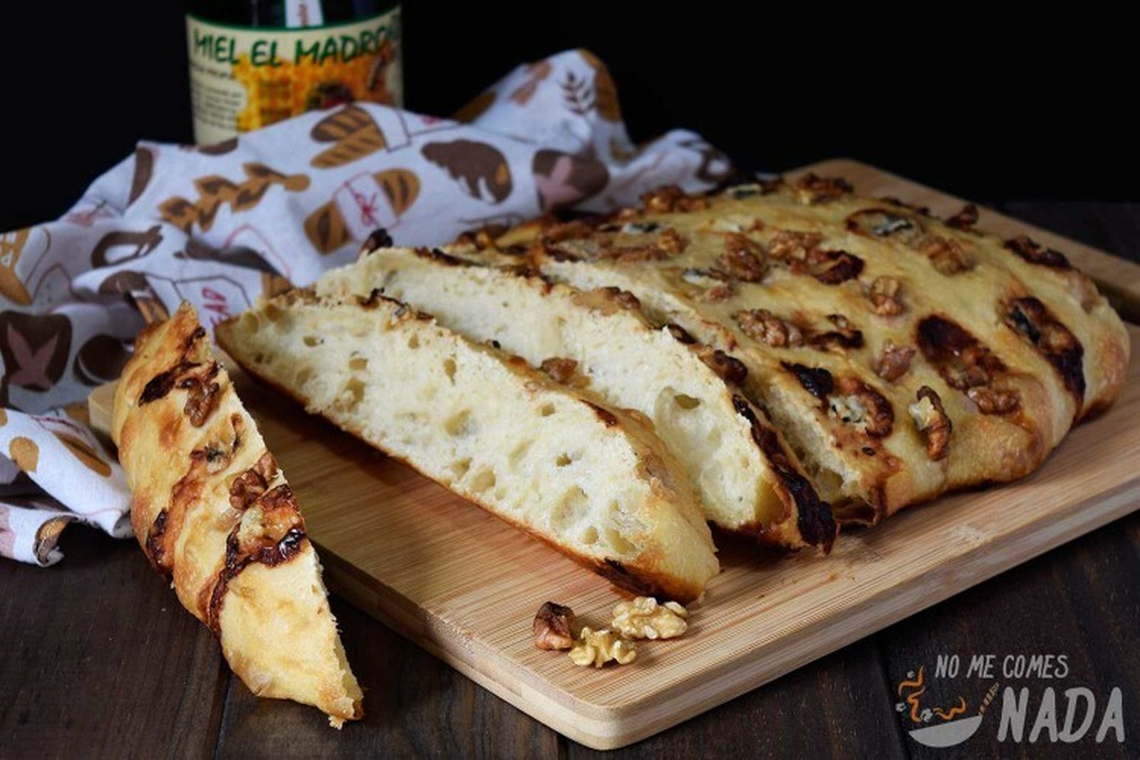 Receta de Focaccia de gorgonzola, nueces y miel