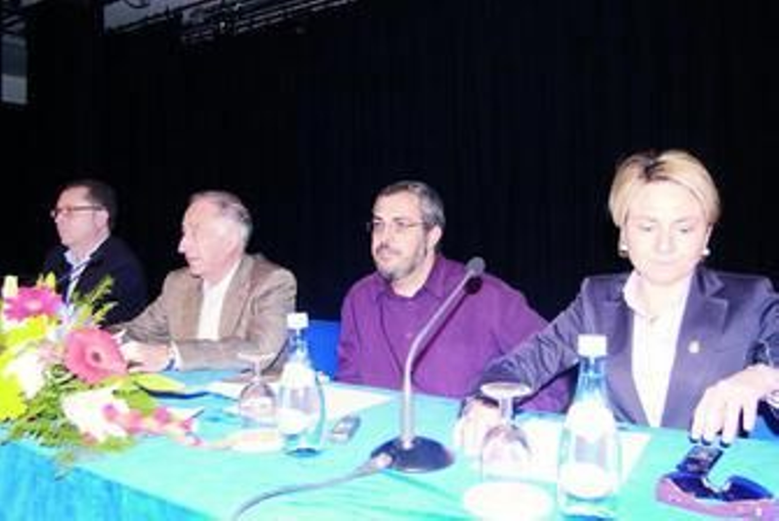Diego Reche acompañado de Gabriel Amat, Eloisa Cabrera y Francisco Jiménez.