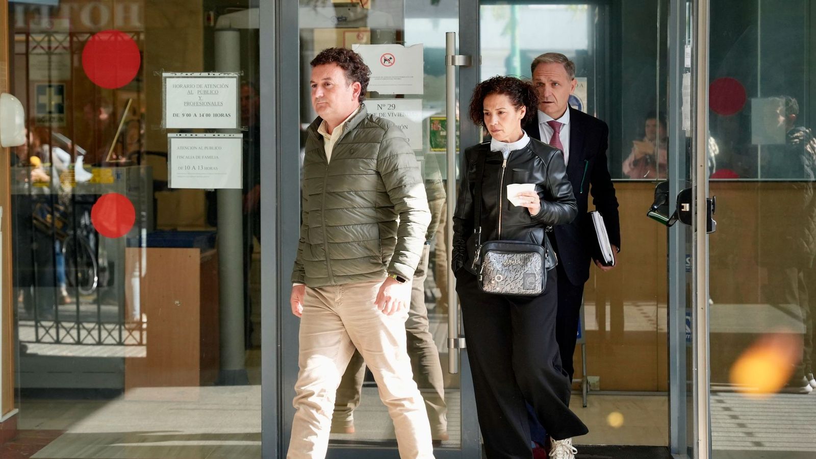 Los padres de Sandra Peña, el pasado 12 de noviembre, tras declarar ante la Fiscalía de Menores