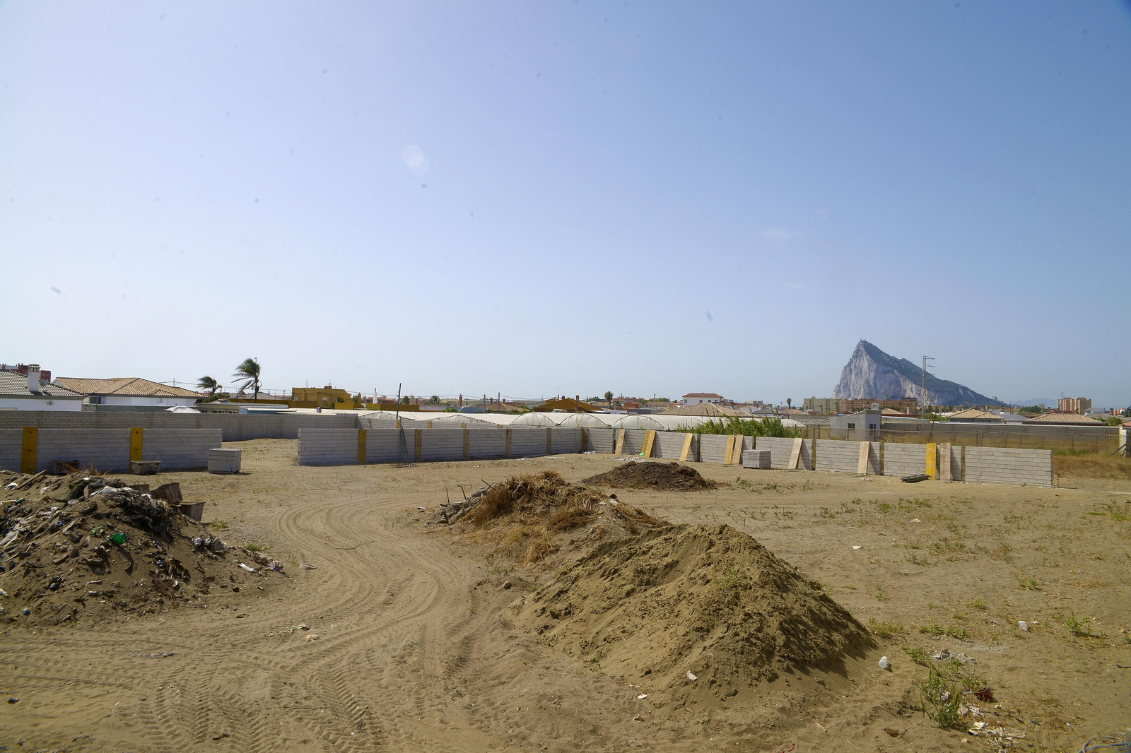 Fotos de las narcourbanizaciones del El Zabal en La Linea