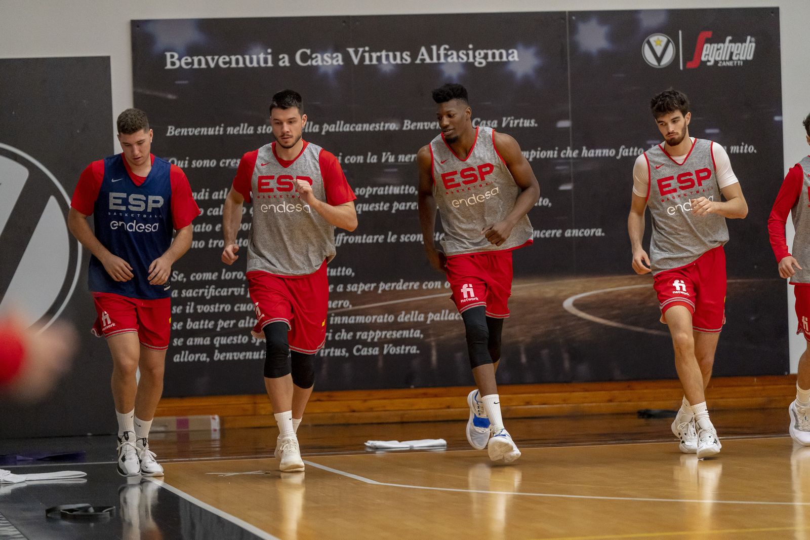Alberto Díaz, Darío Brizuela y Jonathan Barreiro, a las órdenes de Scariolo en Bolonia