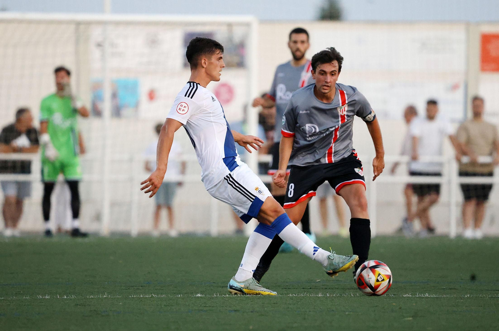 Imágenes del CD Rociana-Recreativo de Huelva en el I Memorial 'Fuente Clara Cabrera Mateos'