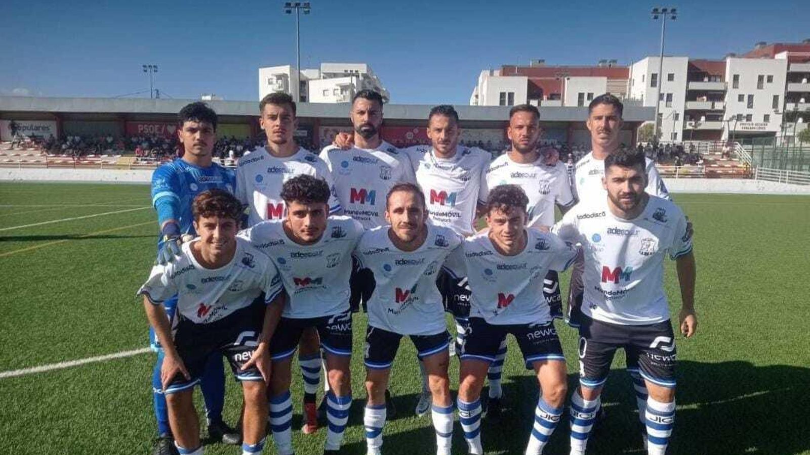 Formación inicial del Jerez Industrial en casa del San Roque.