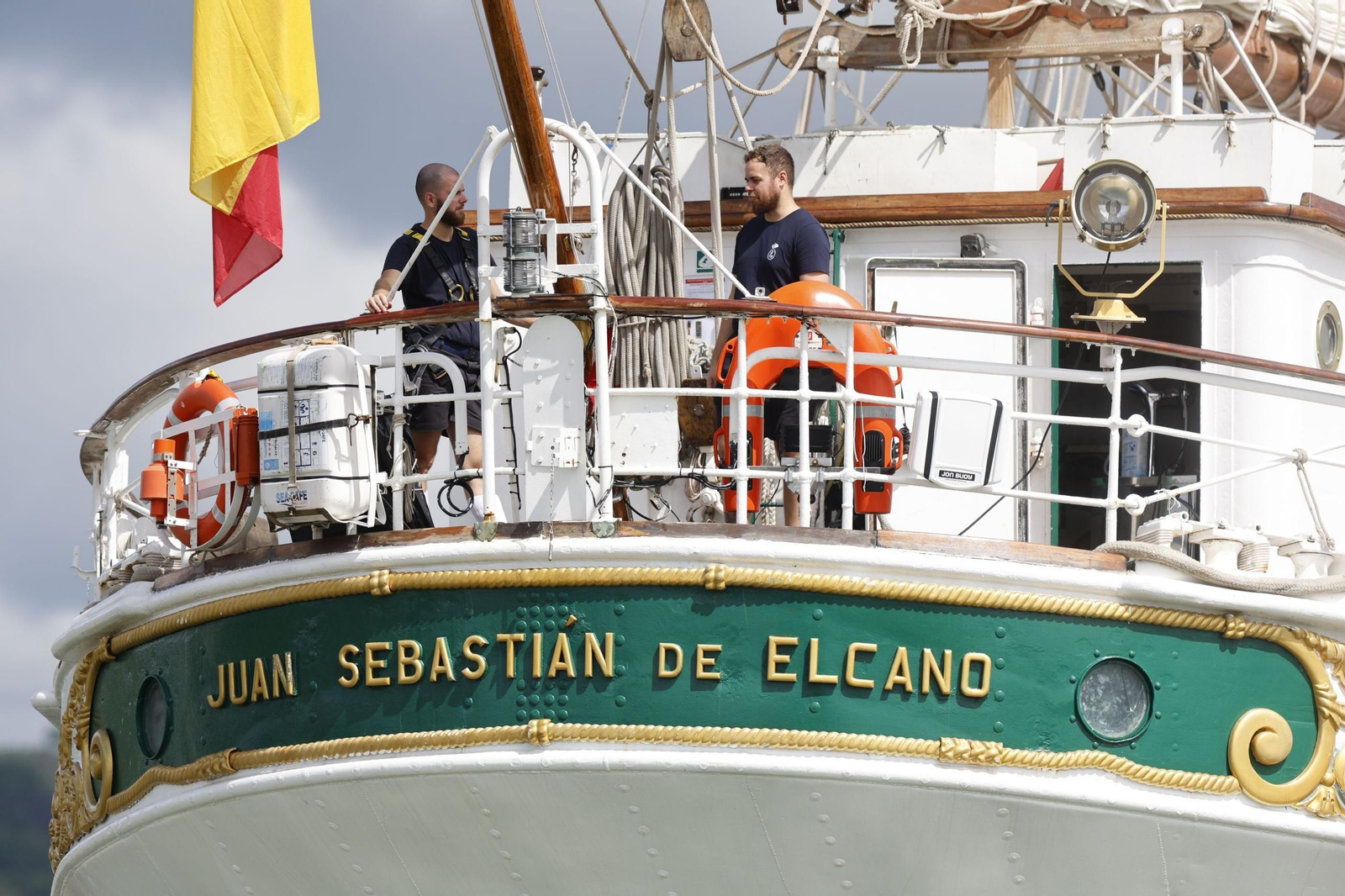 Así ha cruzado el 'Juan Sebastián de Elcano' el Canal de Panamá