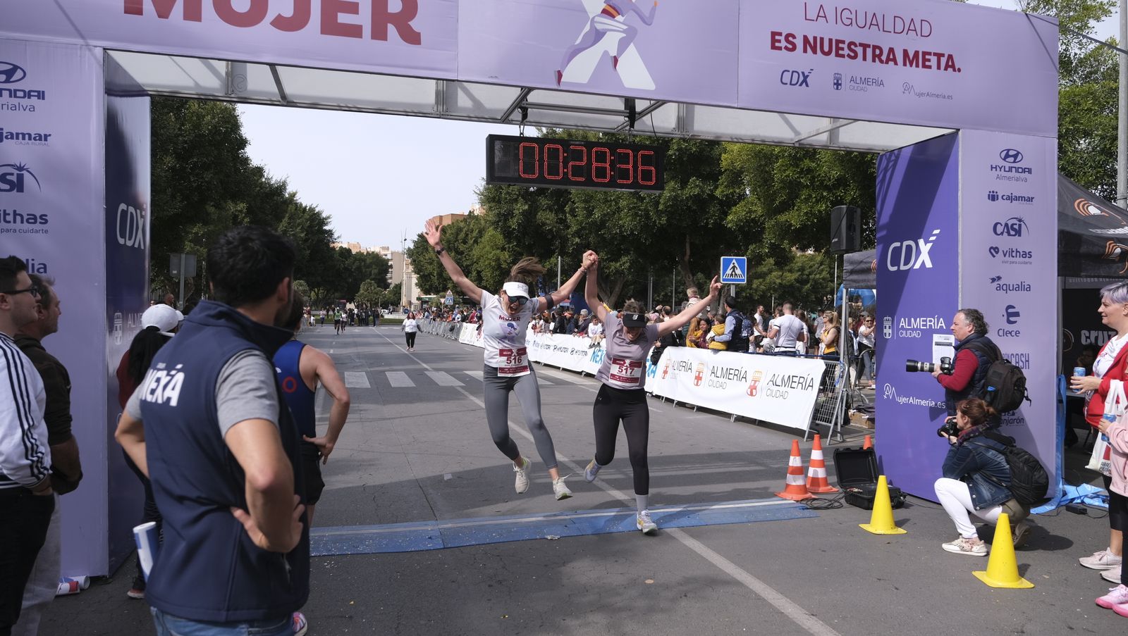 Imágenes de la Carrera de la Mujer 2023 en Almería