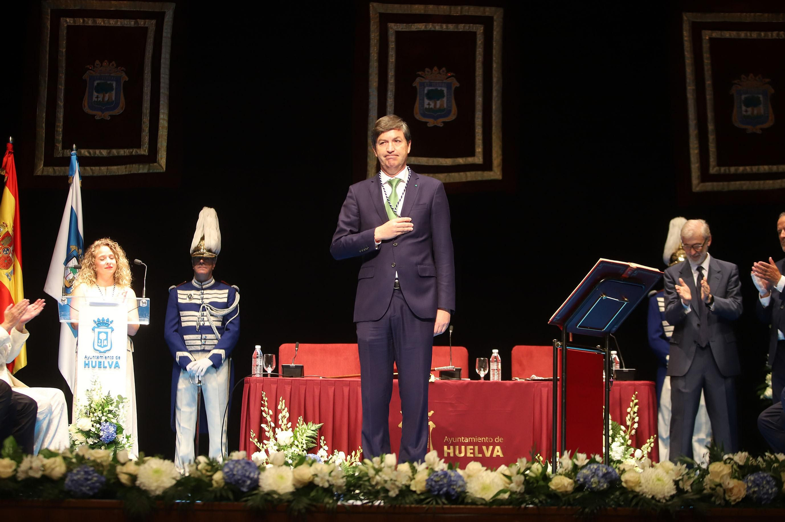 Imágenes de la toma de posesión de Pilar Miranda como alcaldesa de Huelva