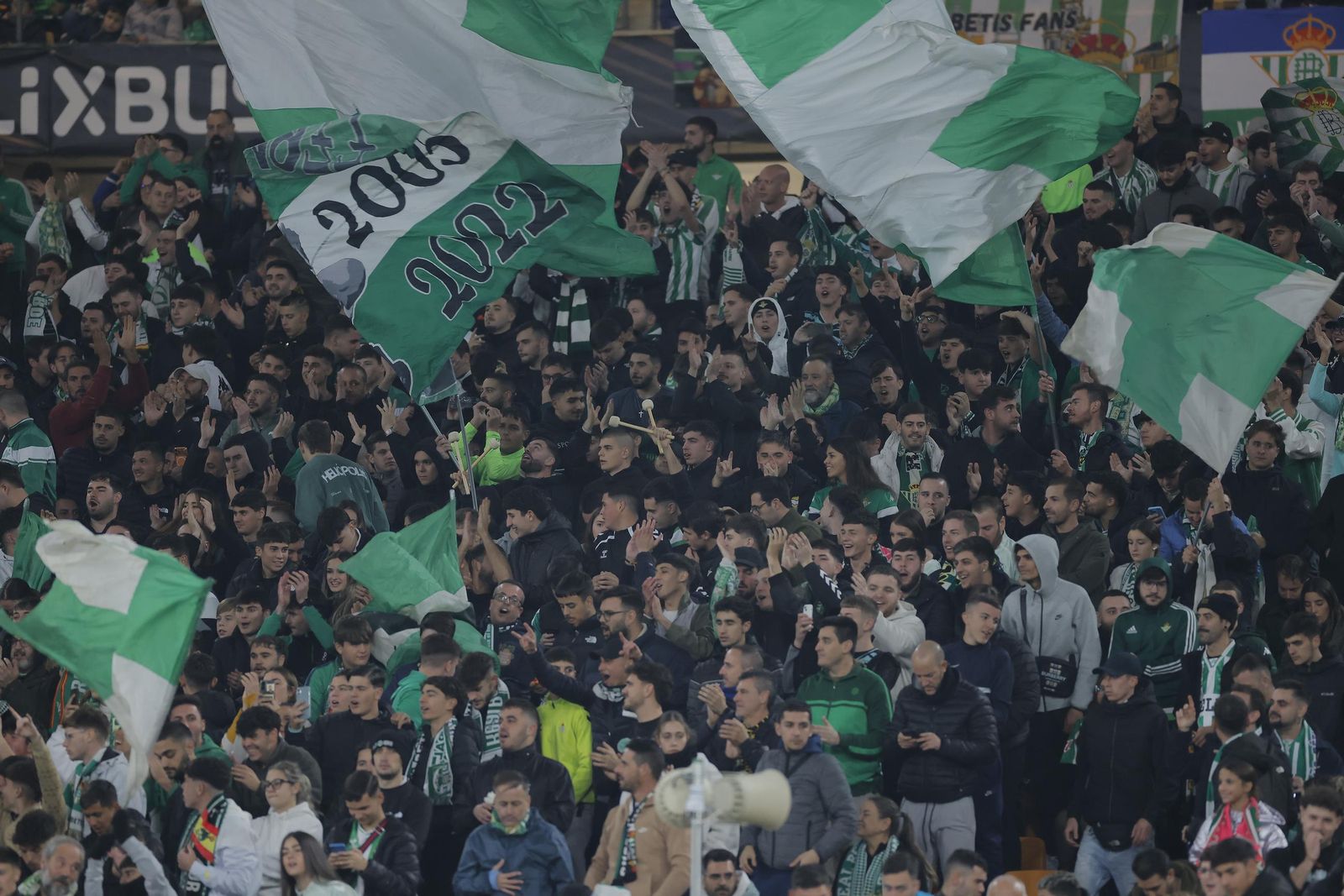 Búscate en las fotos del Betis - Utrecht