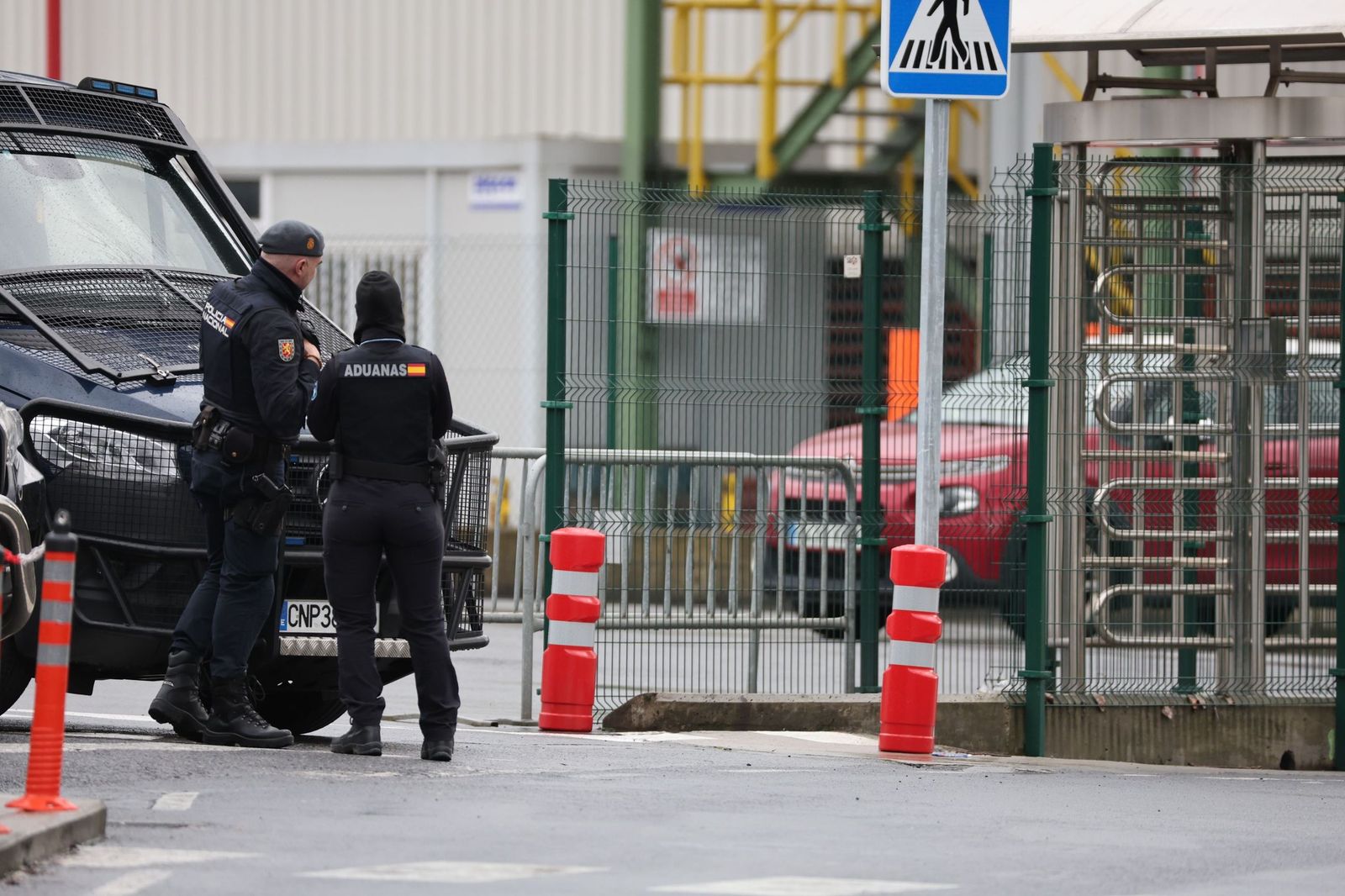 La Policía Nacional registra este martes la planta de Sidenor.