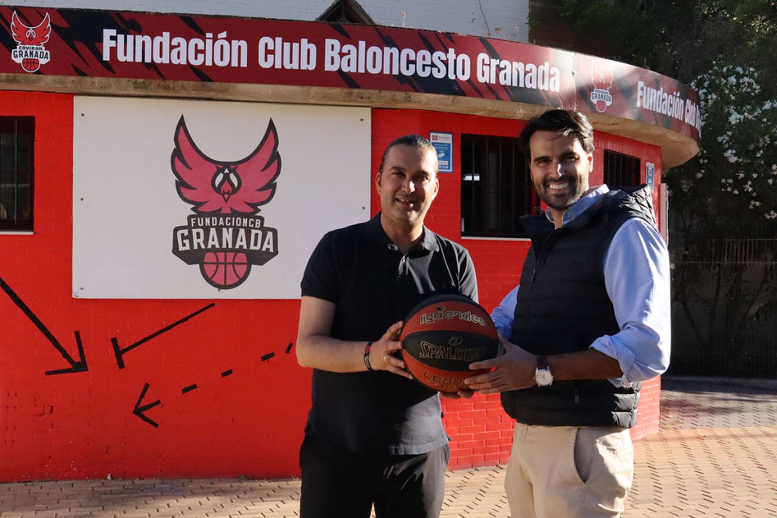El presidente del Fundación CB Granada junto a Pablo Fernández Mallol.