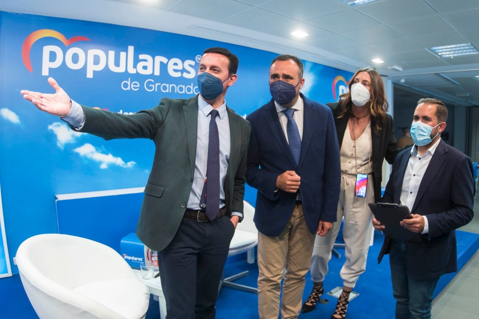 Javier A. García ensalza en Granada el modelo inversor del PP en la Diputación de Almería