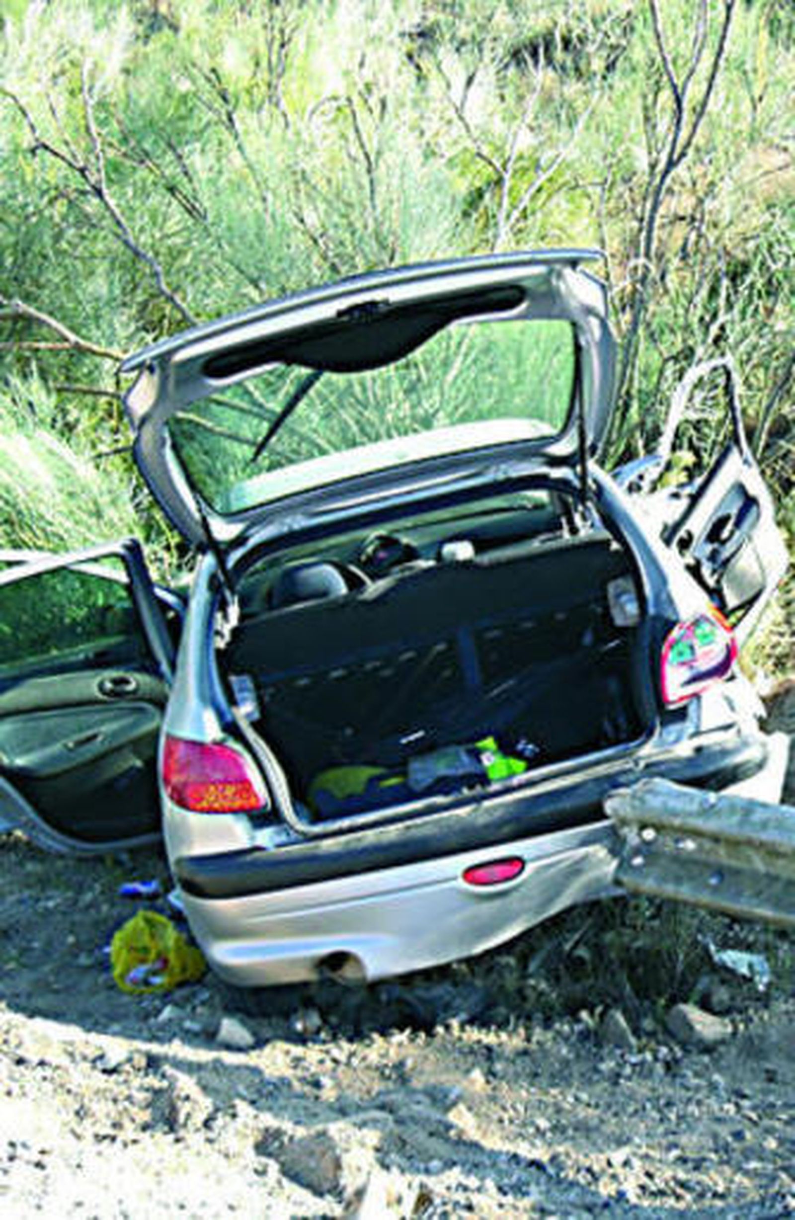 Coche accidentado hace unos días.