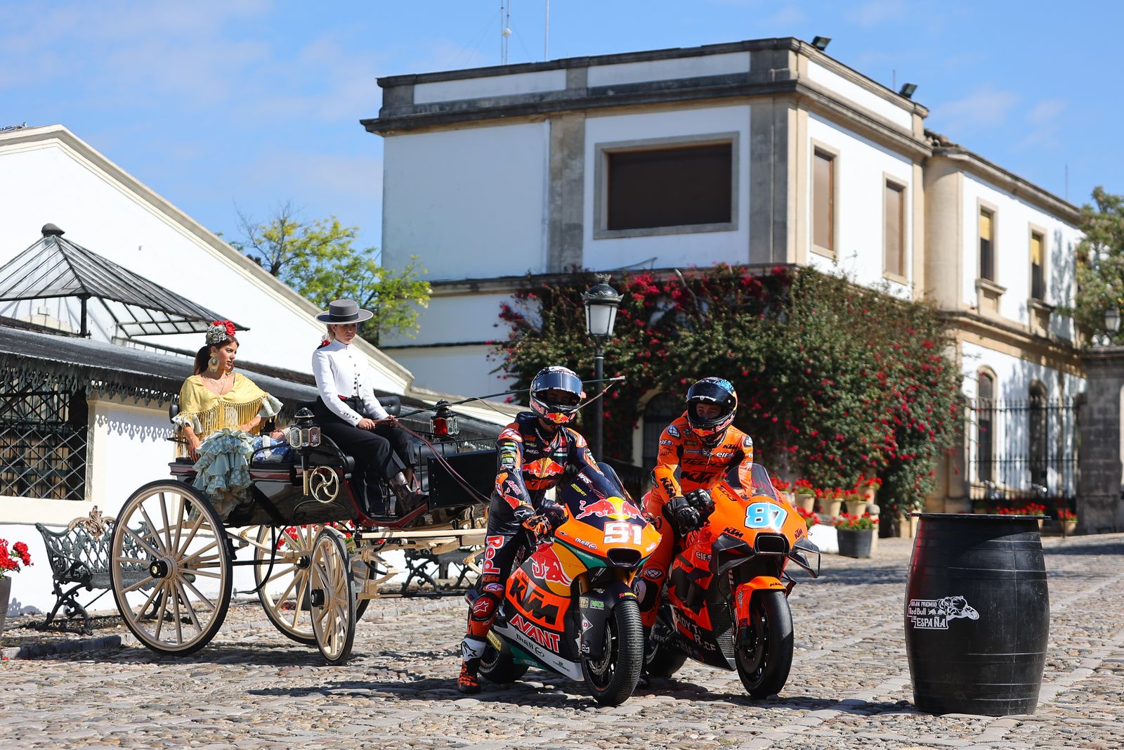Pedro Acosta y Remy Gardner 'ruedan' en González Byass