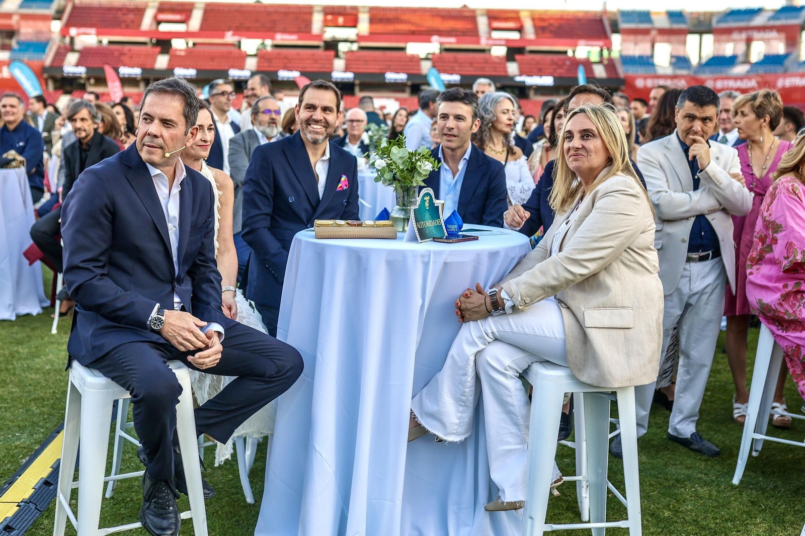 Los Cármenes reúnen a 1200 personas en la celebración de los diez años de reuniones del Club Cámara Granada, en imágenes