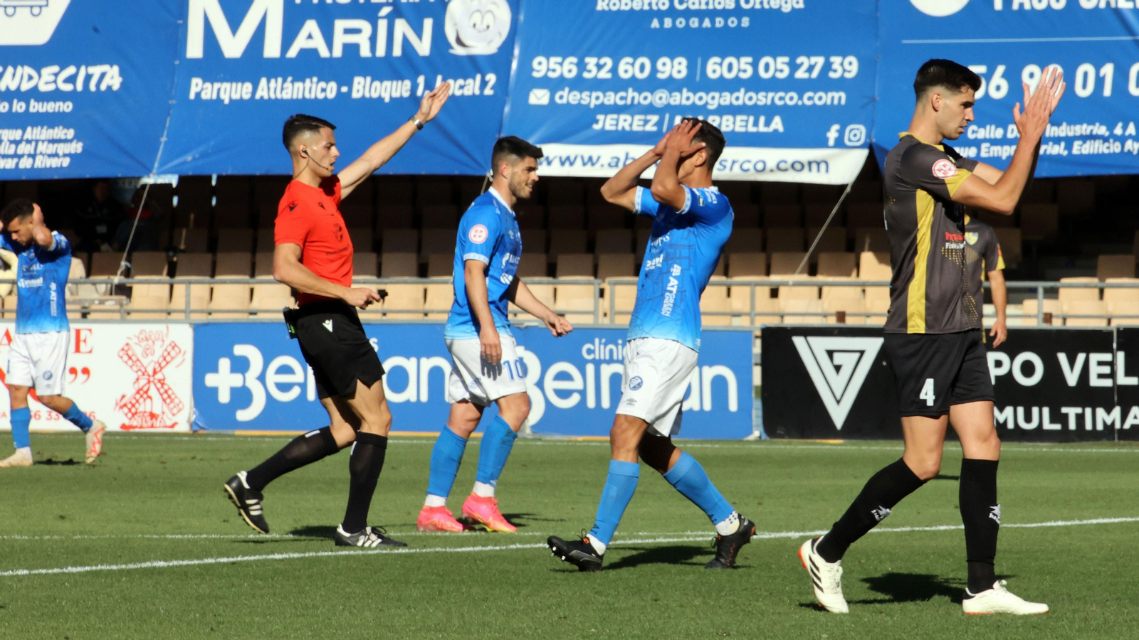 Imágenes del Xerez DFC - Conil CF en Chapín