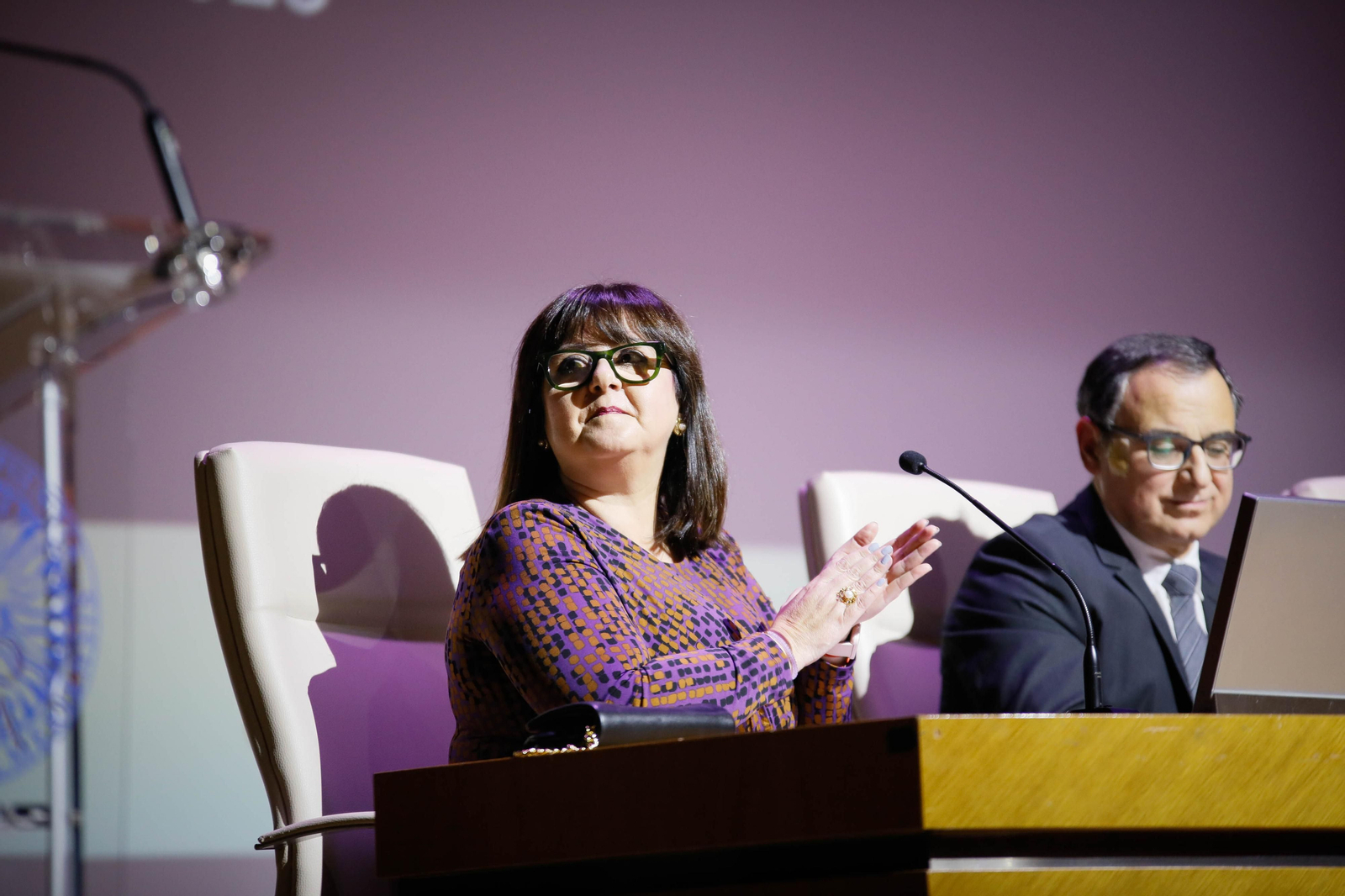 Imágenes del acto de reconocimiento a antiguos alumnos y amigos de honor en la UAL