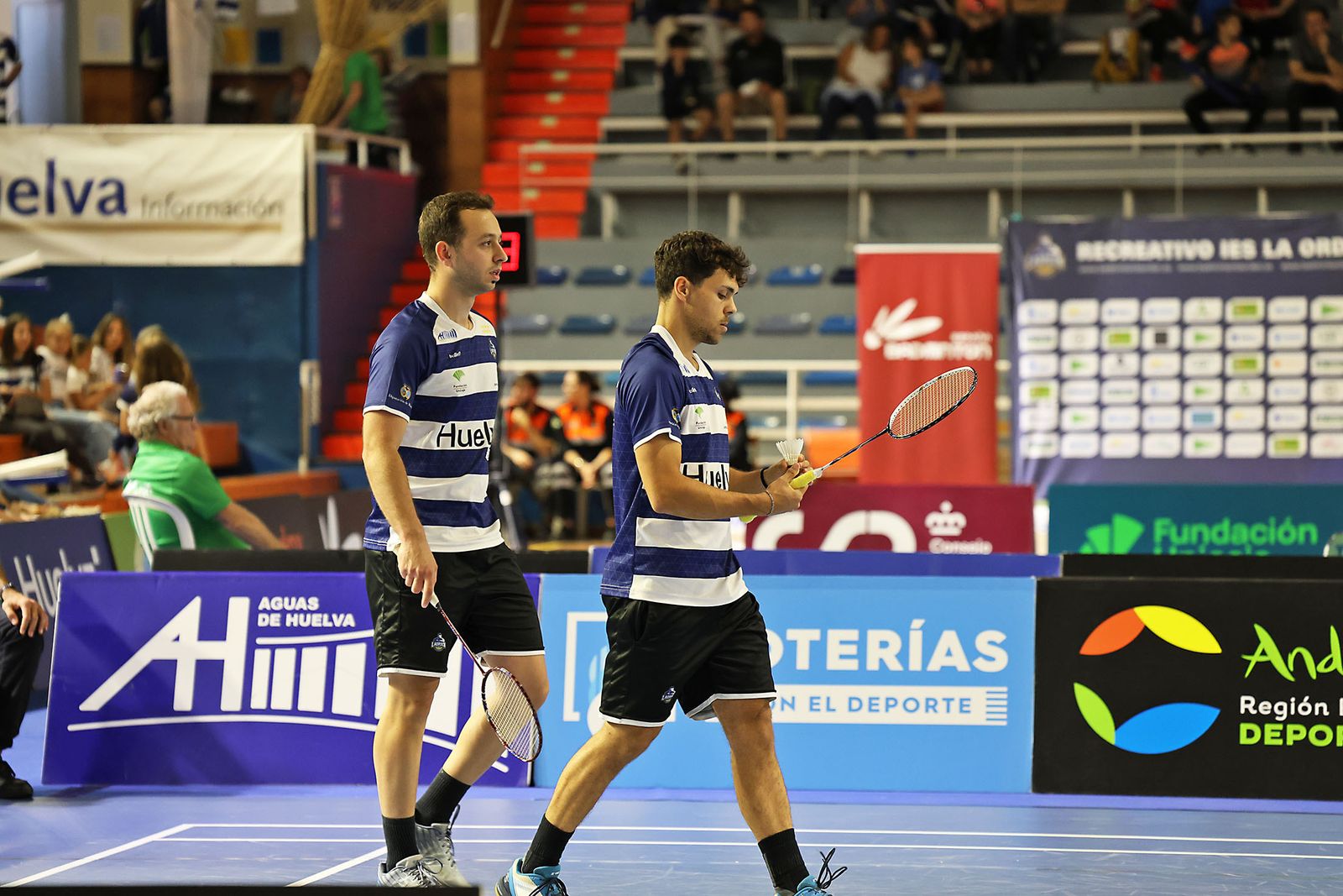 Imágenes de la final de liga de bádminton entre el IES La Orden y La RInconada