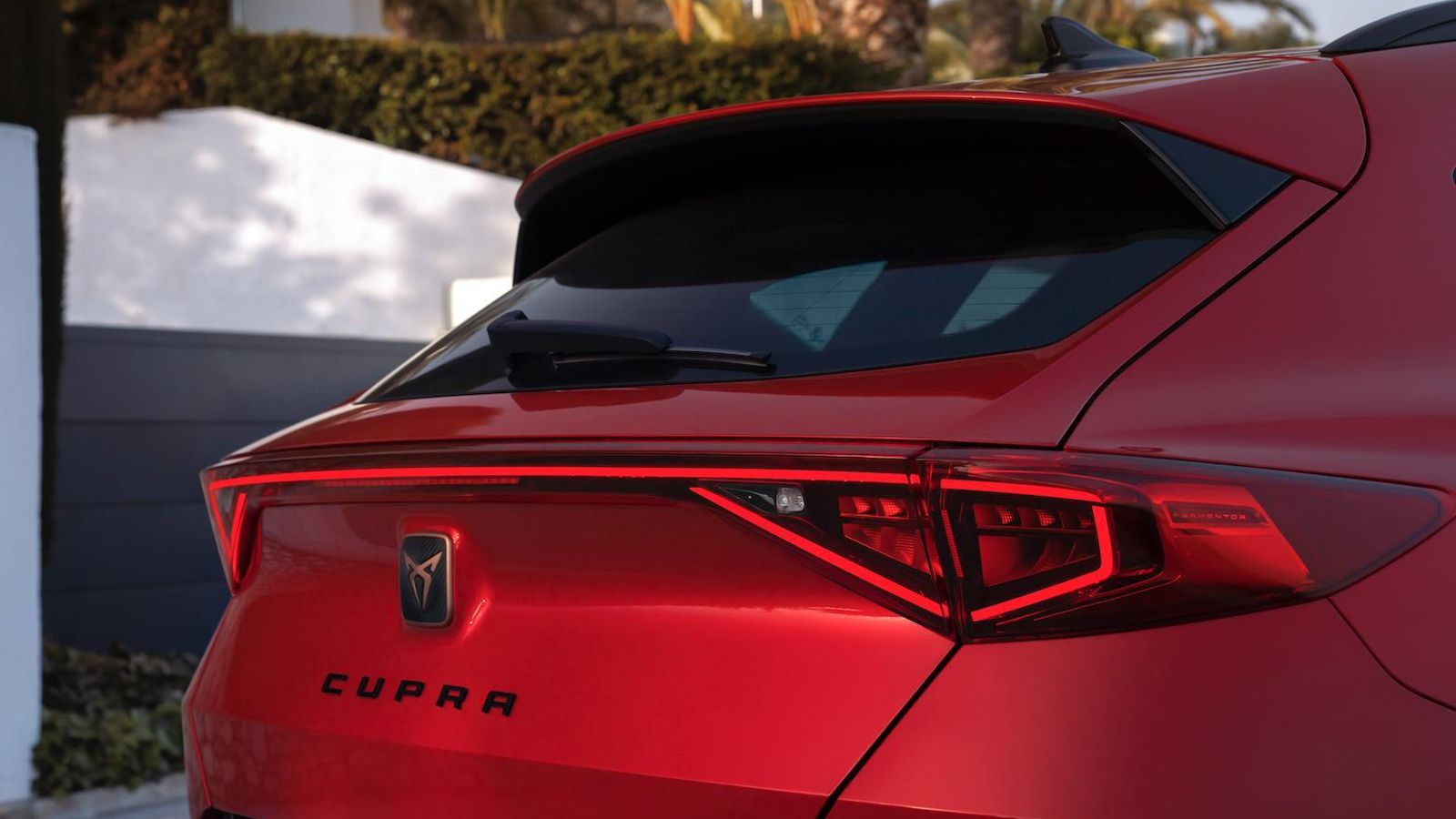 La única indicación con el nombre del modelo está en el piloto trasero. No luce ningún Formentor en ningún otro elemento de la carrocería.