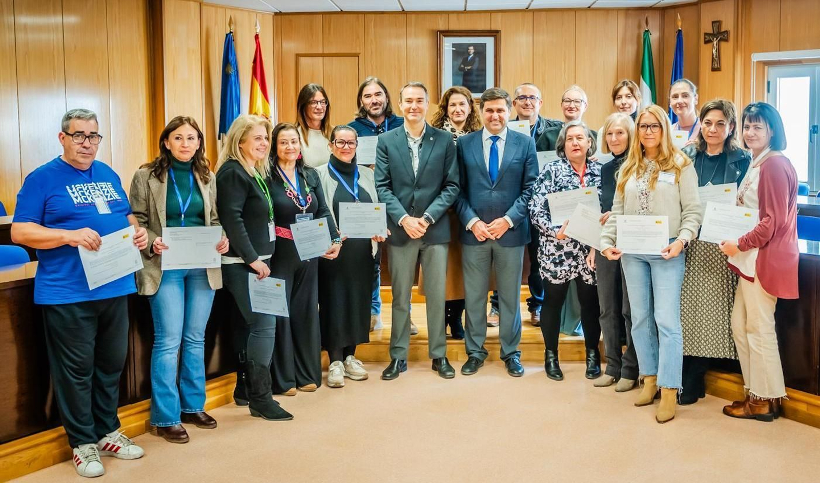 Un total de 15 alumnos han recibido sus diplomas tras más de un año formándose.