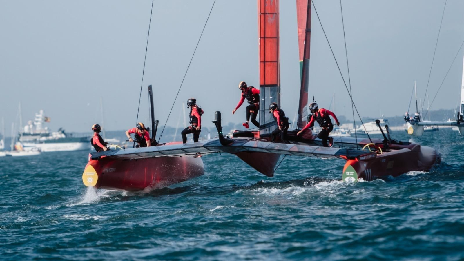 Imagen de los pilotos españoles en plena acción durante la segunda carrera, la que ganaron.