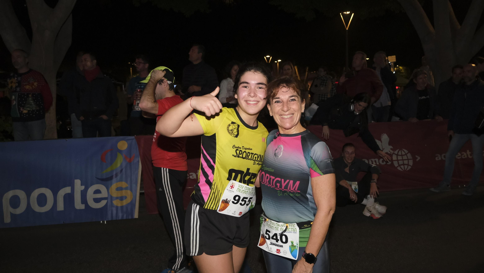 Imágenes de la XIV edición de la San Silvestre de Almería