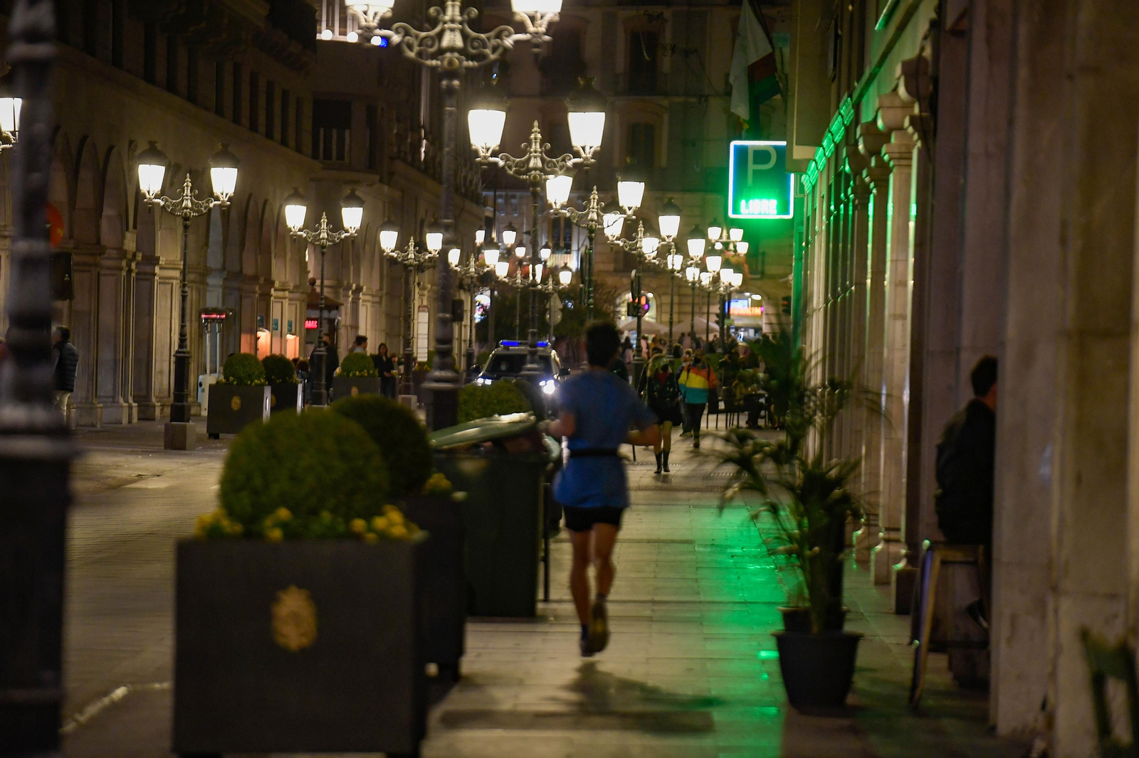 Fotos de los bares de Granada cerrando a las 22:00 horas