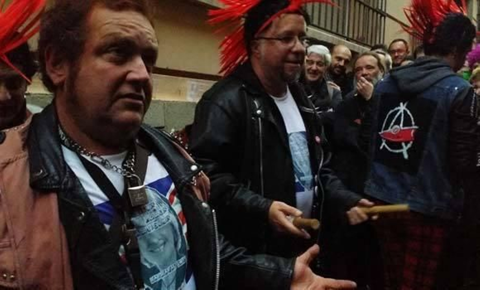 Akellos punkis antiguos.