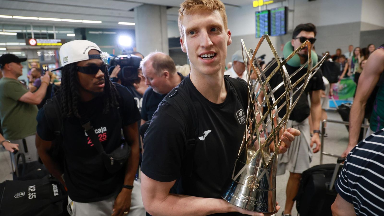 El Unicaja campeón de la BCL llega a Málaga