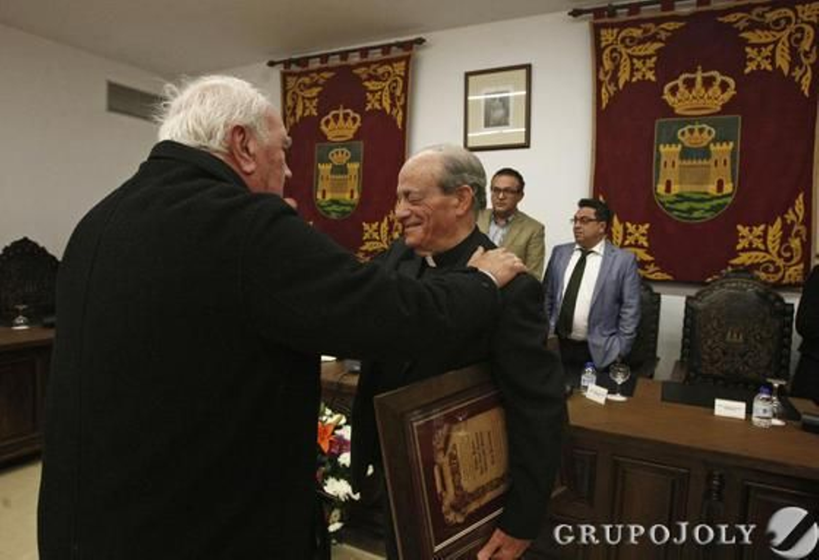 El Ayuntamiento de La Línea nombra Hijo Predilecto al arcipreste de la ciudad, que solicita unión "para sacar el pueblo adelante".

Foto: Paco Guerrero