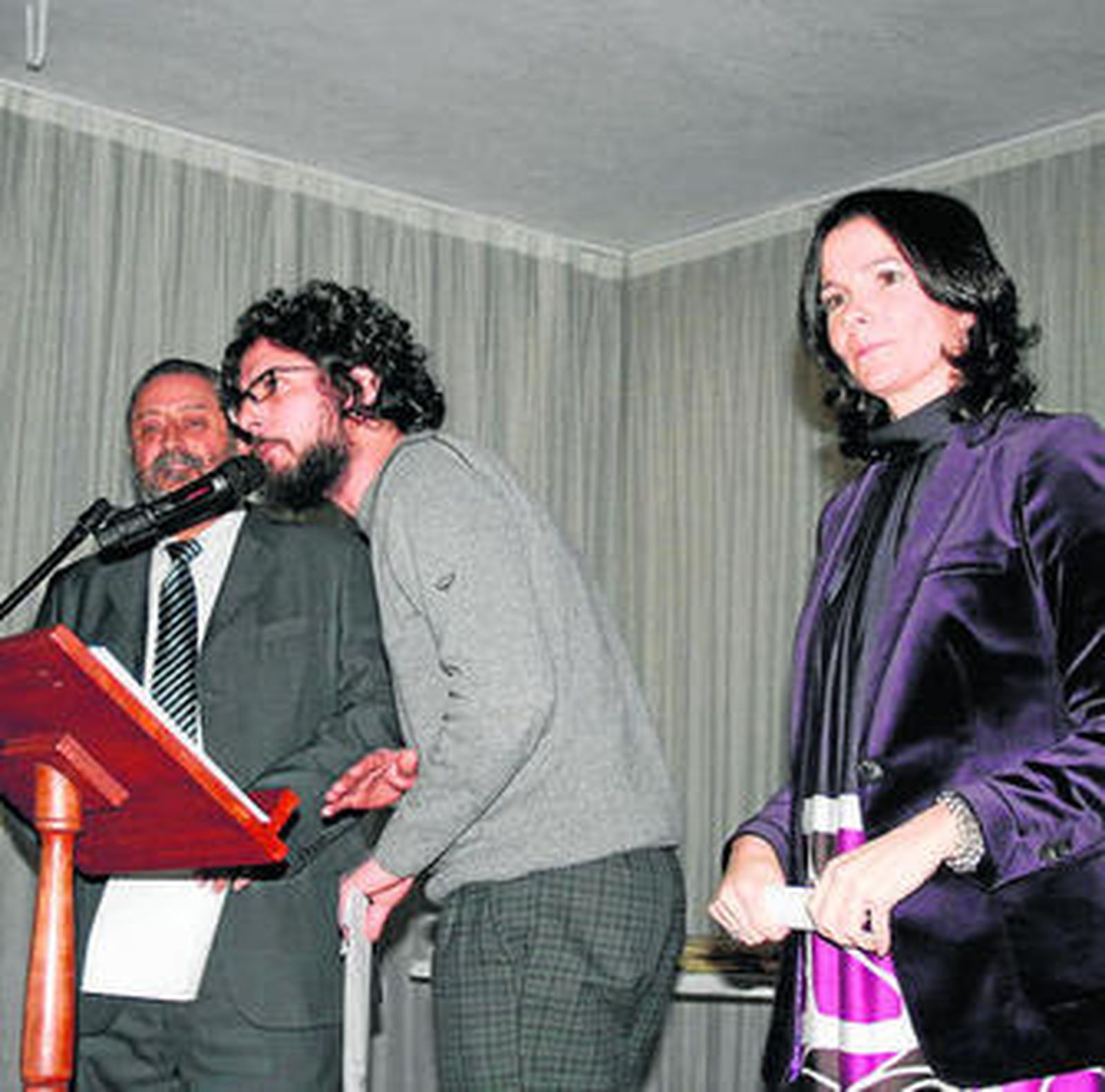 Yolanda Callejón junto al director del IES, Francisco Torrecillas.