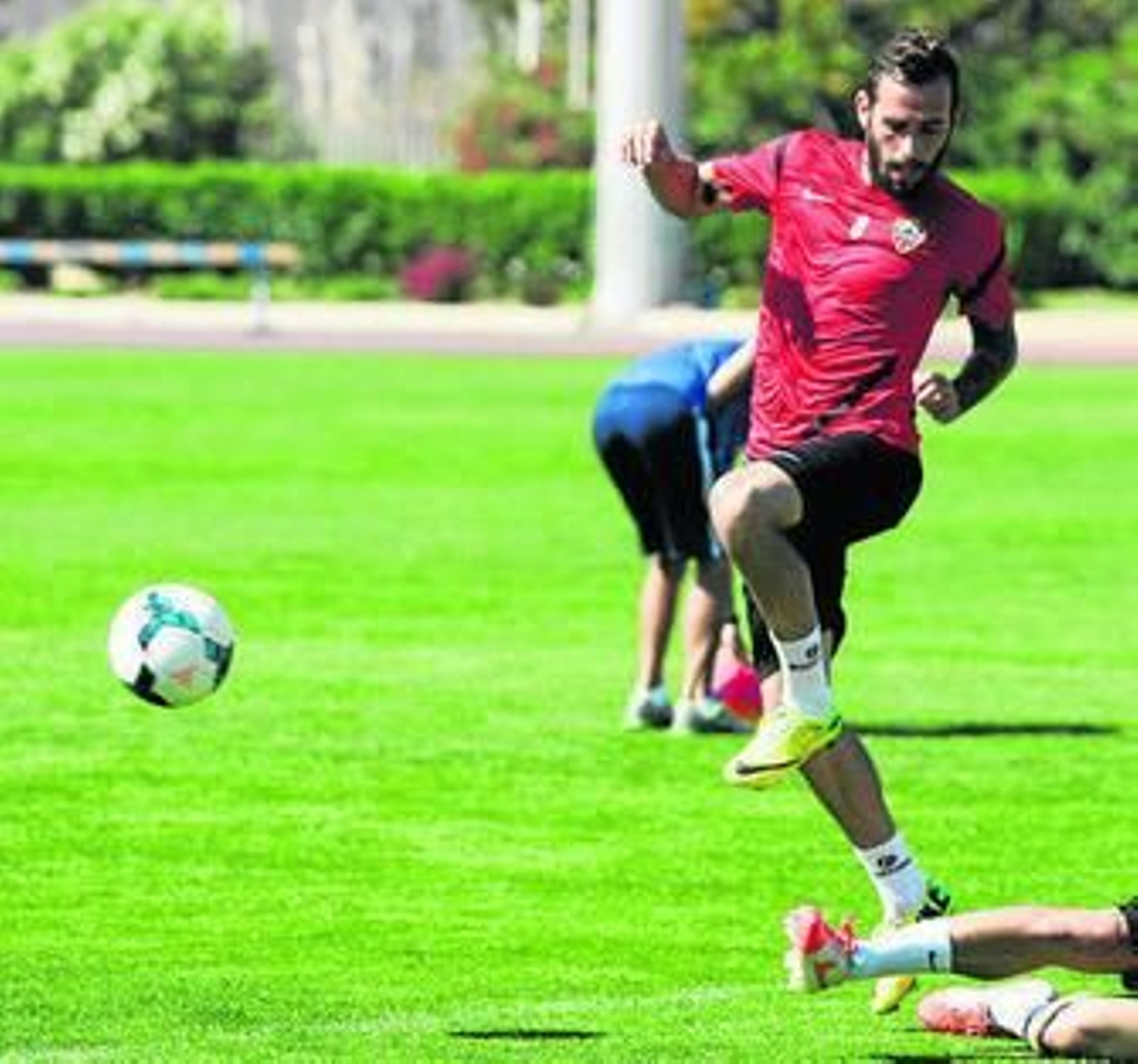 Aleix Vidal, durante un entrenamiento del Almería.