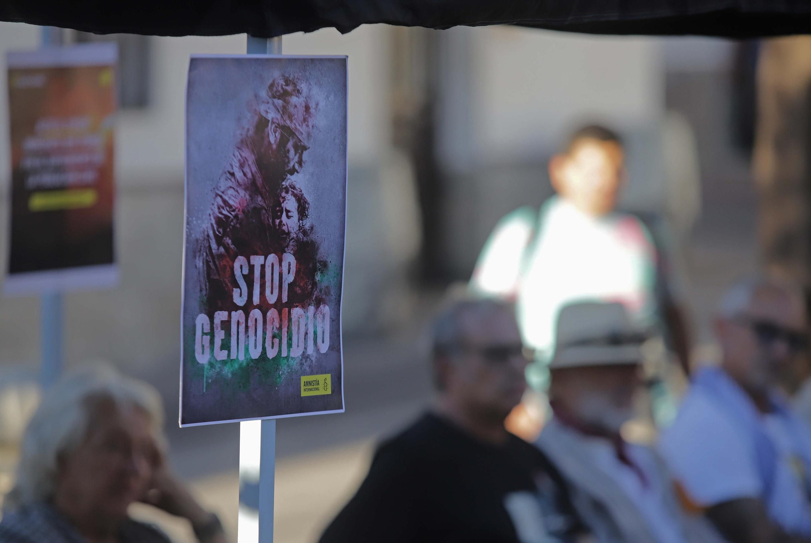 Fotos del acto en solidaridad con Gaza organizado por Amnistia Internacional en Algeciras