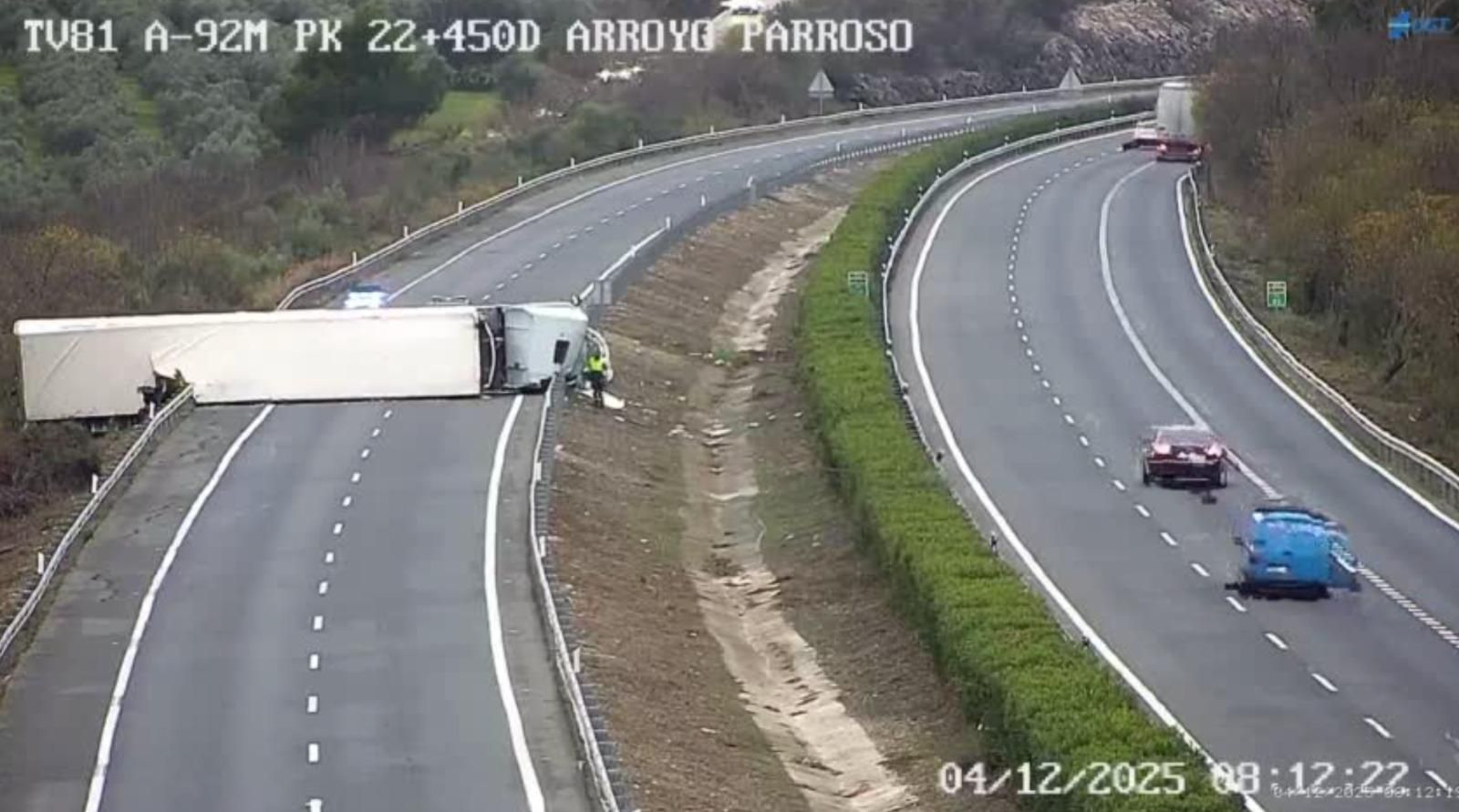 Camión atravesado en la A-92M Camión atravesado en la A-92M